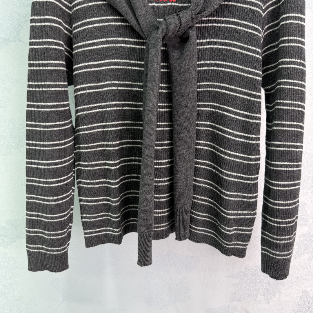 Miu Miu Wool Striped Knit Top with Detachable Shawl - Autumn Collection 7 cmp i1757866691234 7233 0 6