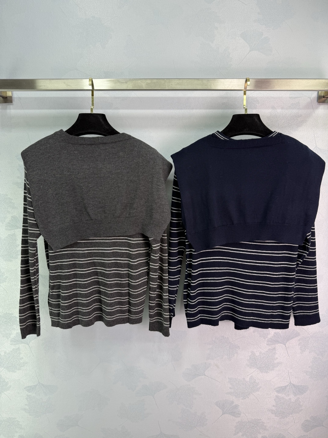 Miu Miu Wool Striped Knit Top with Detachable Shawl - Autumn Collection 9 cmp i1757866692909 1264 0 8