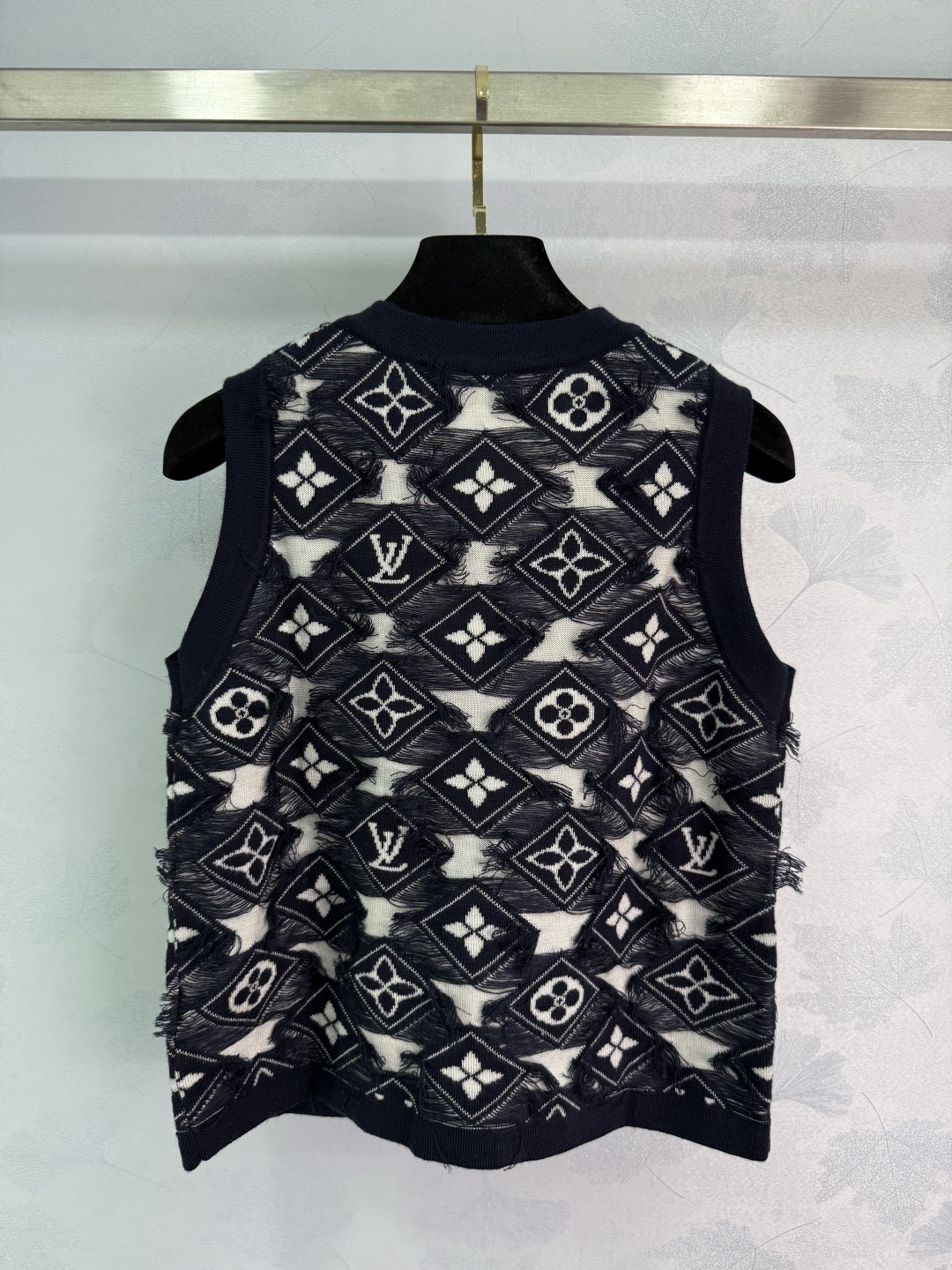 Louis Vuitton Wool Blend Jacquard Knit Vest With Monogram Motif 9 cmp i1757952077438 647 0 8