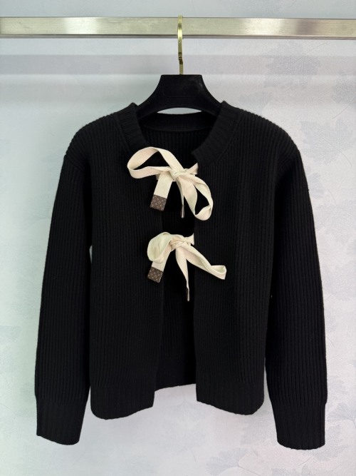 Louis Vuitton Black Cashmere Cardigan with Bow Details - Elegant Knitwear 1 Louis Vuitton Black Cashmere Cardigan with Bow Details - Elegant Knitwear