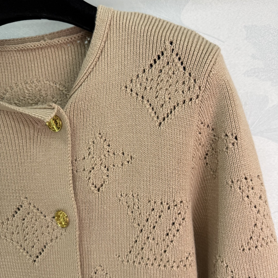 Louis Vuitton Women's Beige Wool Knit Cardigan with Gold Button, Size S-L 4 cmp i1760291029134 3768 0 2