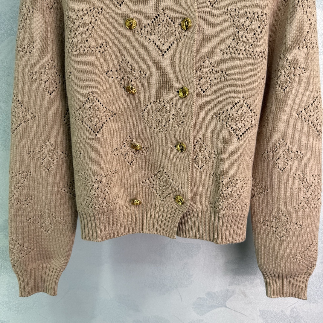 Louis Vuitton Women's Beige Wool Knit Cardigan with Gold Button, Size S-L 7 cmp i1760291034460 3721 0 5