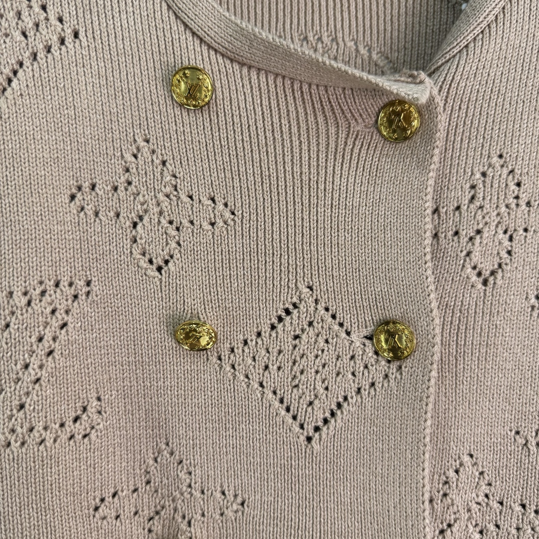Louis Vuitton Women's Beige Wool Knit Cardigan with Gold Button, Size S-L 6 cmp i1760291034462 5833 0 4
