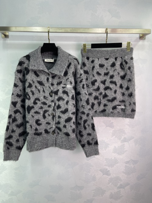 Miu Miu Leopard Print Wool Blend Cardigan & Mini Skirt Set - Autumn 2025 1 Miu Miu Leopard Print Wool Blend Cardigan & Mini Skirt Set - Autumn 2025
