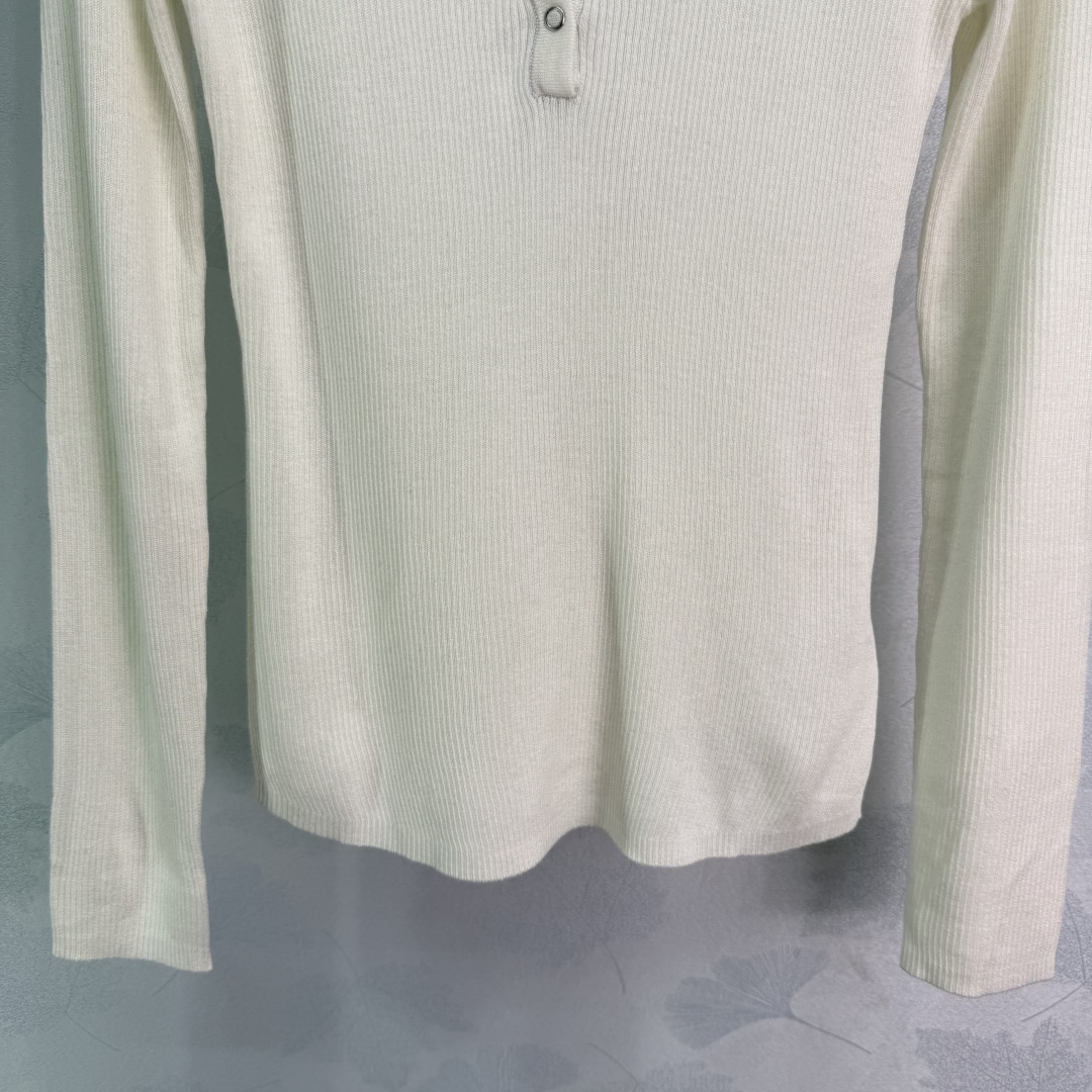Miu Miu Women's V-Neck Knit Cardigan with Logo - Stylish & Versatile 8 cmp i1760627229846 2769 0 6