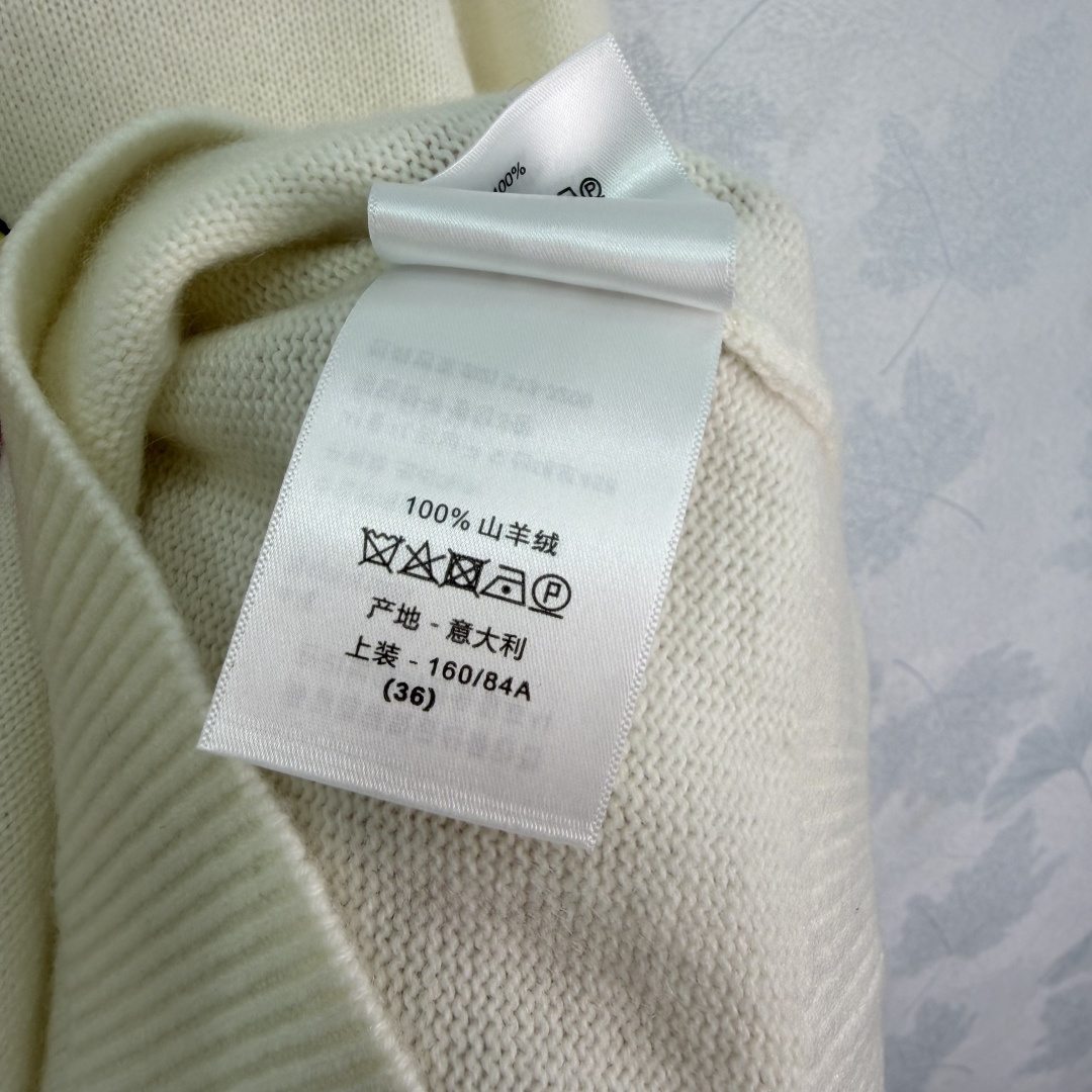 디올 여성 니트 136756 Dior Knit 썸네일 이미지