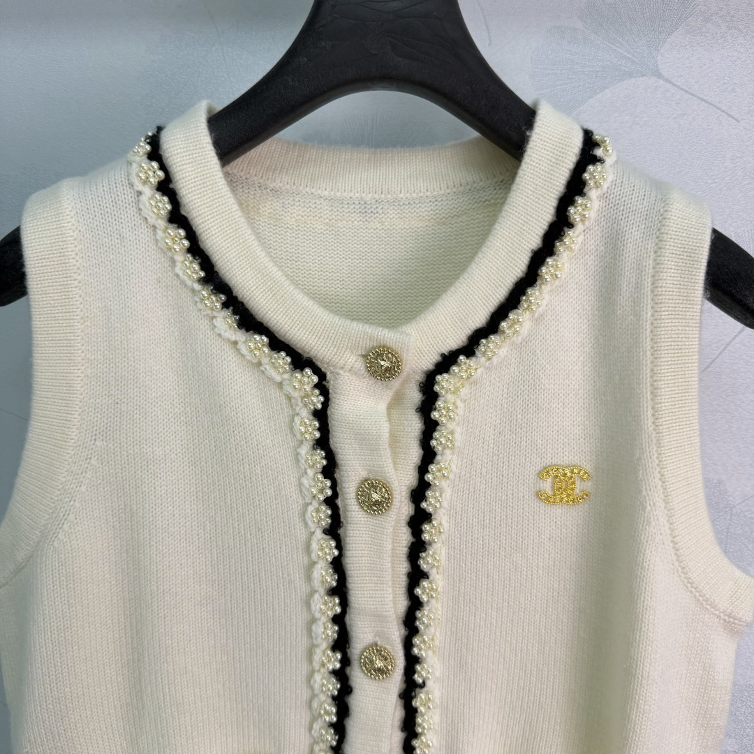 Chanel - Cashmere Scarf