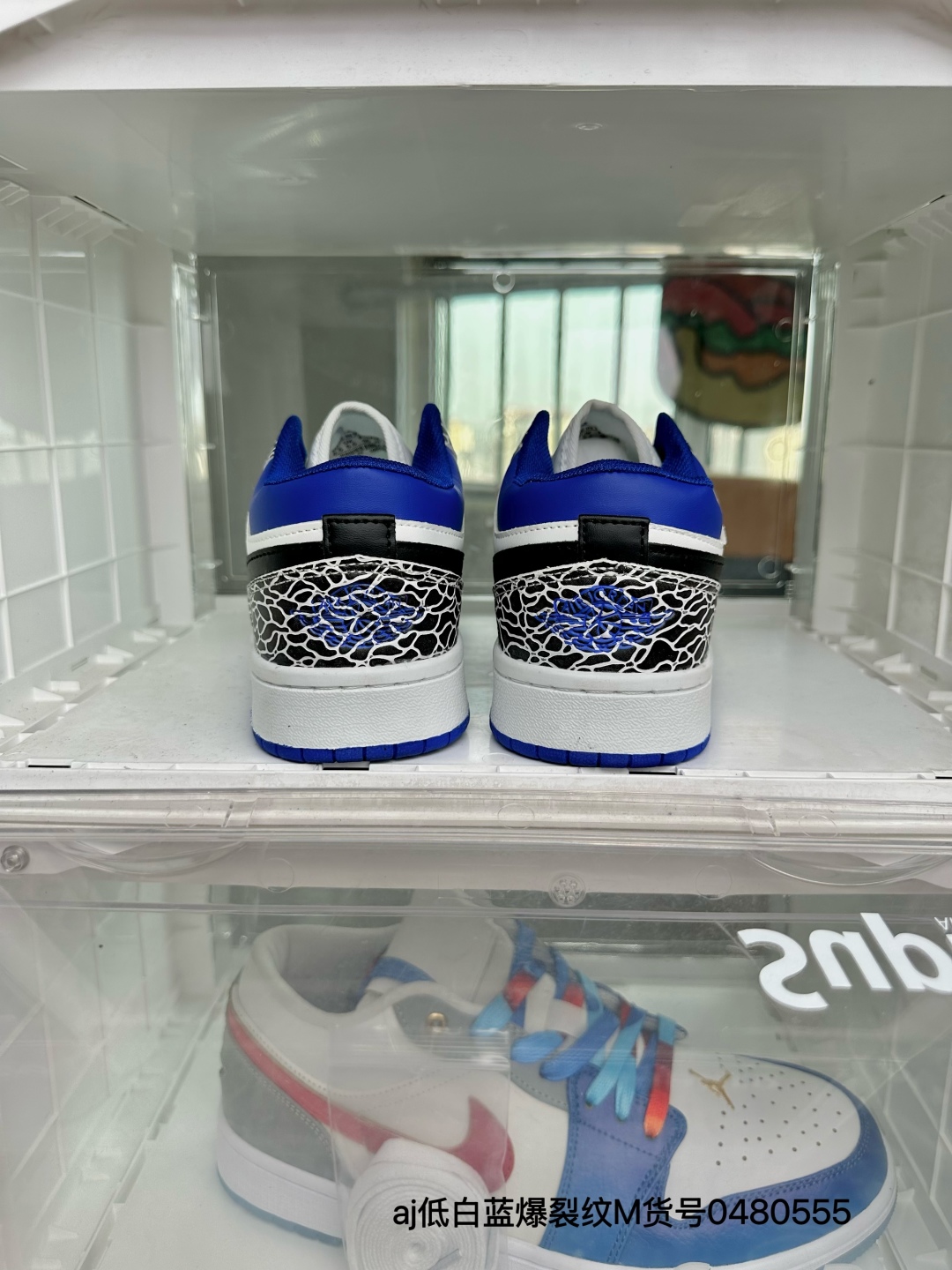 🛒购物价：💰98 aj低白蓝爆裂纹

c高版本套楦工艺 正确版型 尺码36-44 男女码现货 