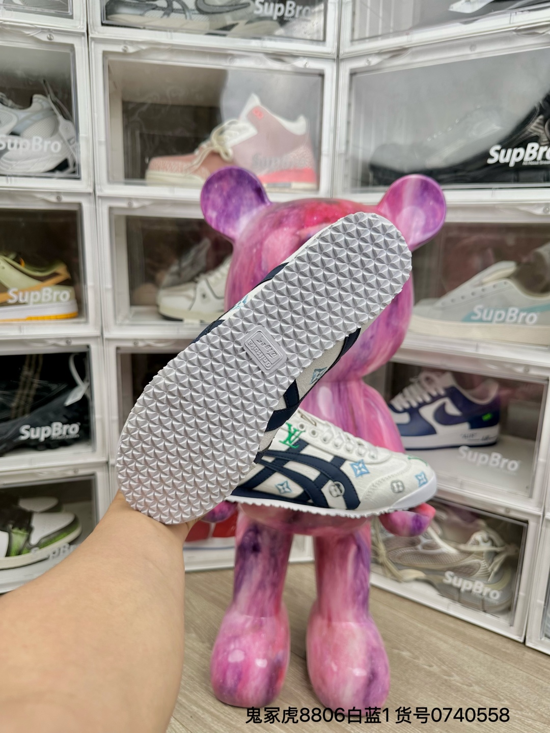 🛒购物价：💰128 鬼冢虎8806白兰

1高版本套楦工艺 正确版型 尺码36-44 男女码现货 