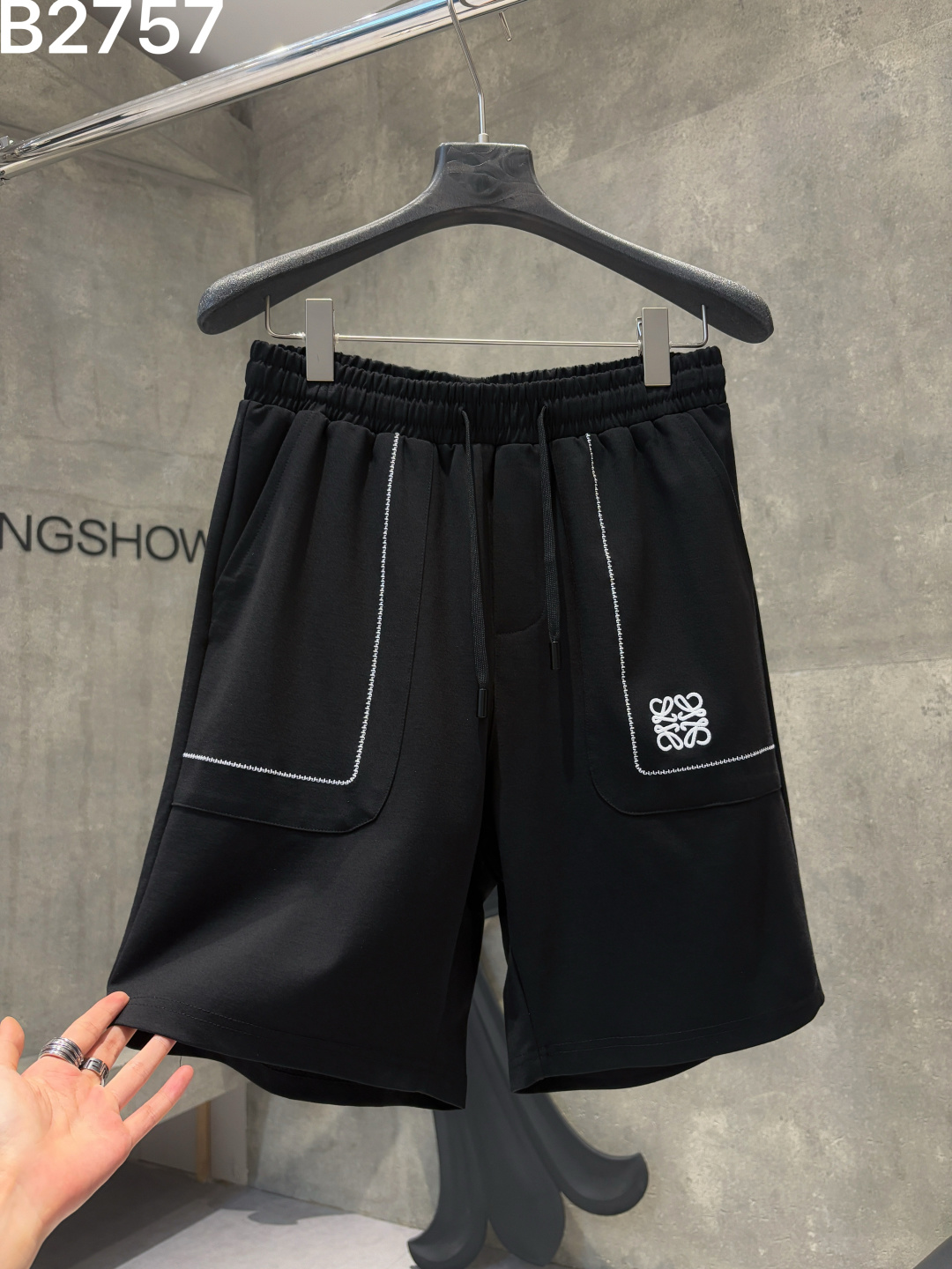 🅿️95 2026 Loewe nuevos pantalones cortos de punto con cambio de tejido, tela personalizada, logo bordado con técnica d…