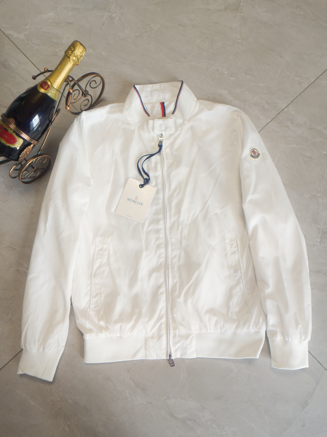 230 Moncler Montclair: chaqueta cortavientos de gran éxito, estilo urbano moderno, tejido especial, tejido de poliéster…