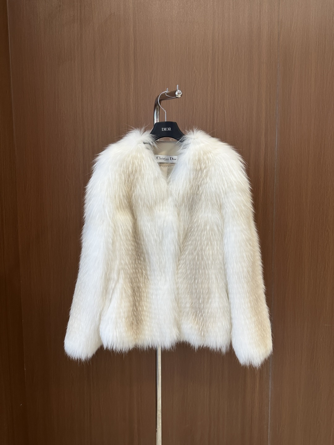 NO:676779,Dioar * 25-year new high-quality fox fur, imported Finnish marble white fox, placket spliced ​​with imported lambskin, silk lining, high-end fashion, a must-have item for babies who pursue quality SML (length 62, bust 100, size L), Dior-clothing, dior, dior, sheepskin,19860909Dioar * 25年新款高品质狐狸毛皮草  进口芬兰大理石白狐 门襟拼接进口小羊皮 丝绸里衬 高级时尚 追求品质的宝宝必入单品  SML（衣长62,胸围100,码数L）,迪奥-服装,dior,dior,sheepskin,,Women's clothing