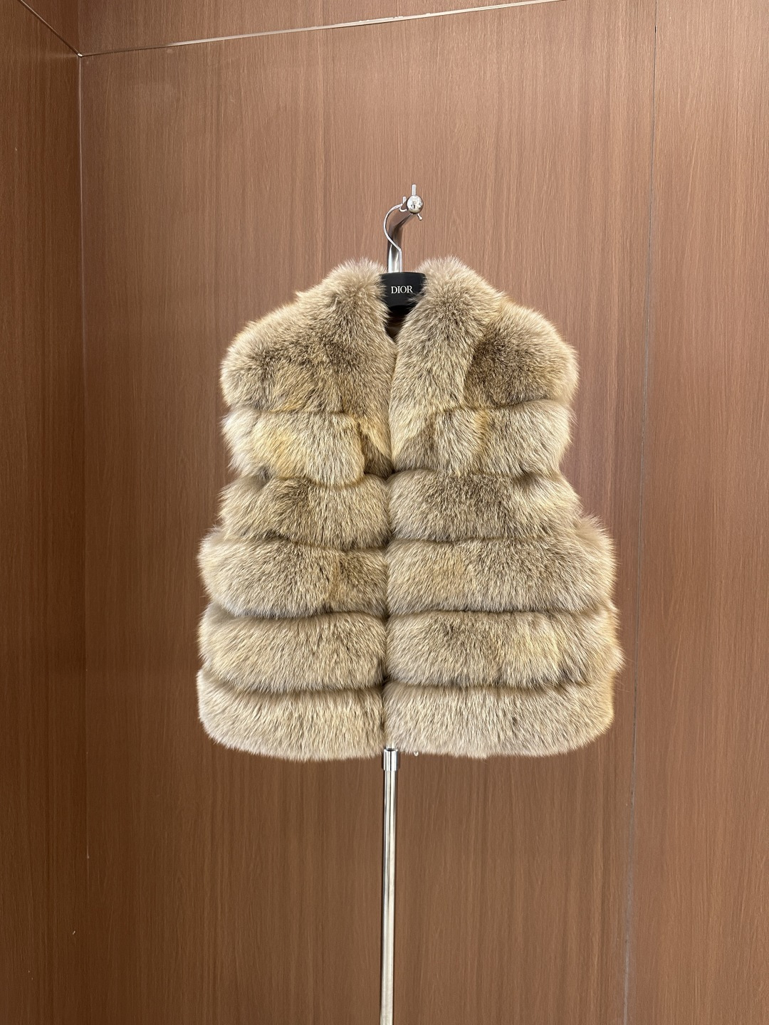 NO:676783,Dioar * 25-year new high-quality fox fur vest, imported Finnish white fox, placket spliced ​​with imported lambskin, silk lining, high-end fashion, a must-have item for babies who pursue quality. SML (length 58, bust 92, size m), Dior-clothing, dior, dior, sheepskin,19860909Dioar * 25年新款高品质狐狸毛马甲 进口芬兰白狐 门襟拼接进口小羊皮 丝绸里衬 高级时尚 追求品质的宝宝必入单品  SML（衣长58,胸围92,码数m）,迪奥-服装,dior,dior,sheepskin,,Women's clothing