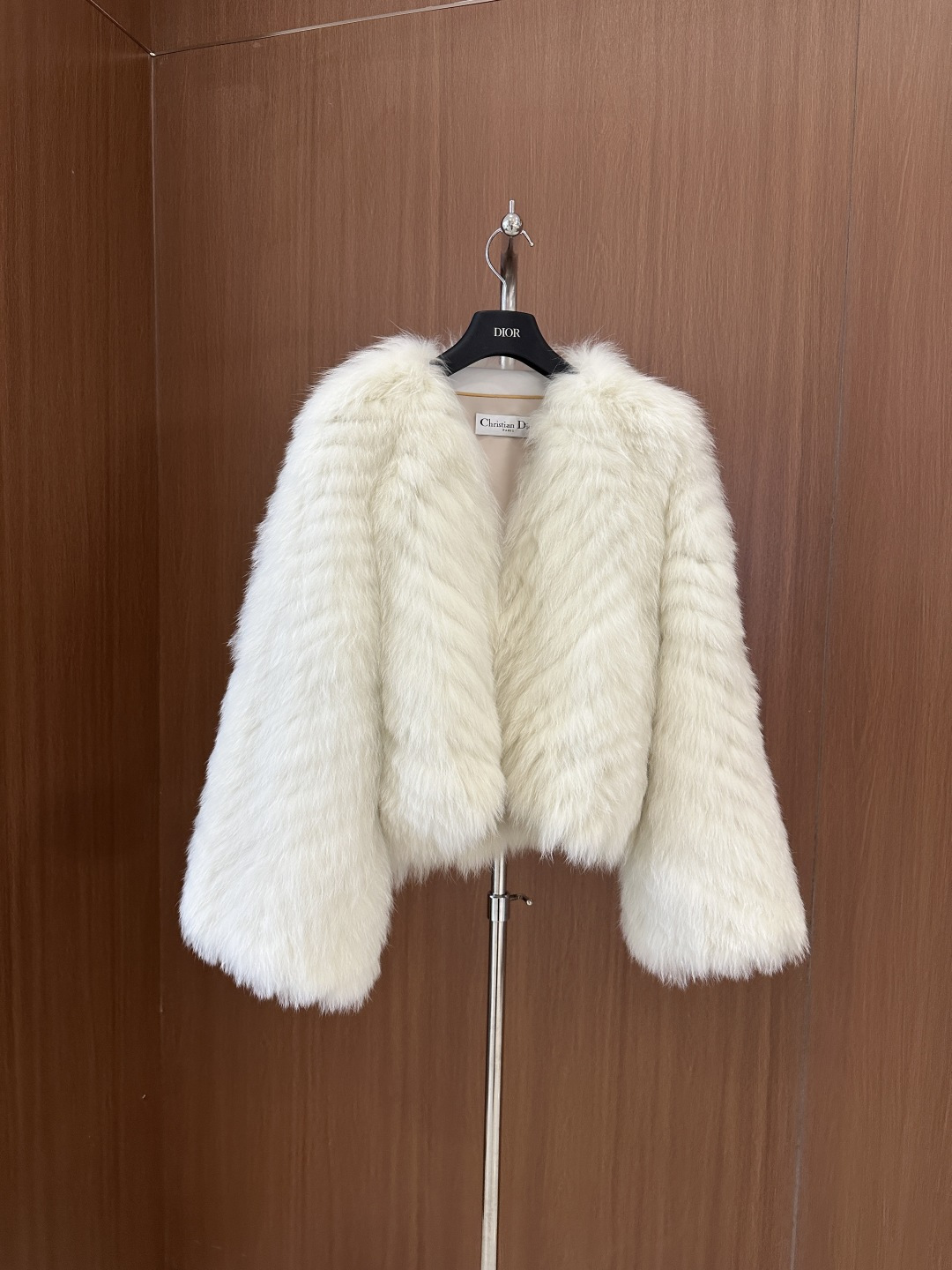 NO:637896,Dior* new autumn and winter fox fur coat. Encrypted thickened striped fox fur coat. The fur is super thick. One size fits all available (length 56, bust 94), Dior-clothing, dior, dior, jackets & coats, alexander wang19860909Dior *秋冬新款狐狸毛皮草外套 加密加厚车条狐狸毛外套 毛毛超级厚实 均码发售（衣长56,胸围94）,迪奥-服装,dior,dior,jackets & coats,alexander wang,Women's clothing