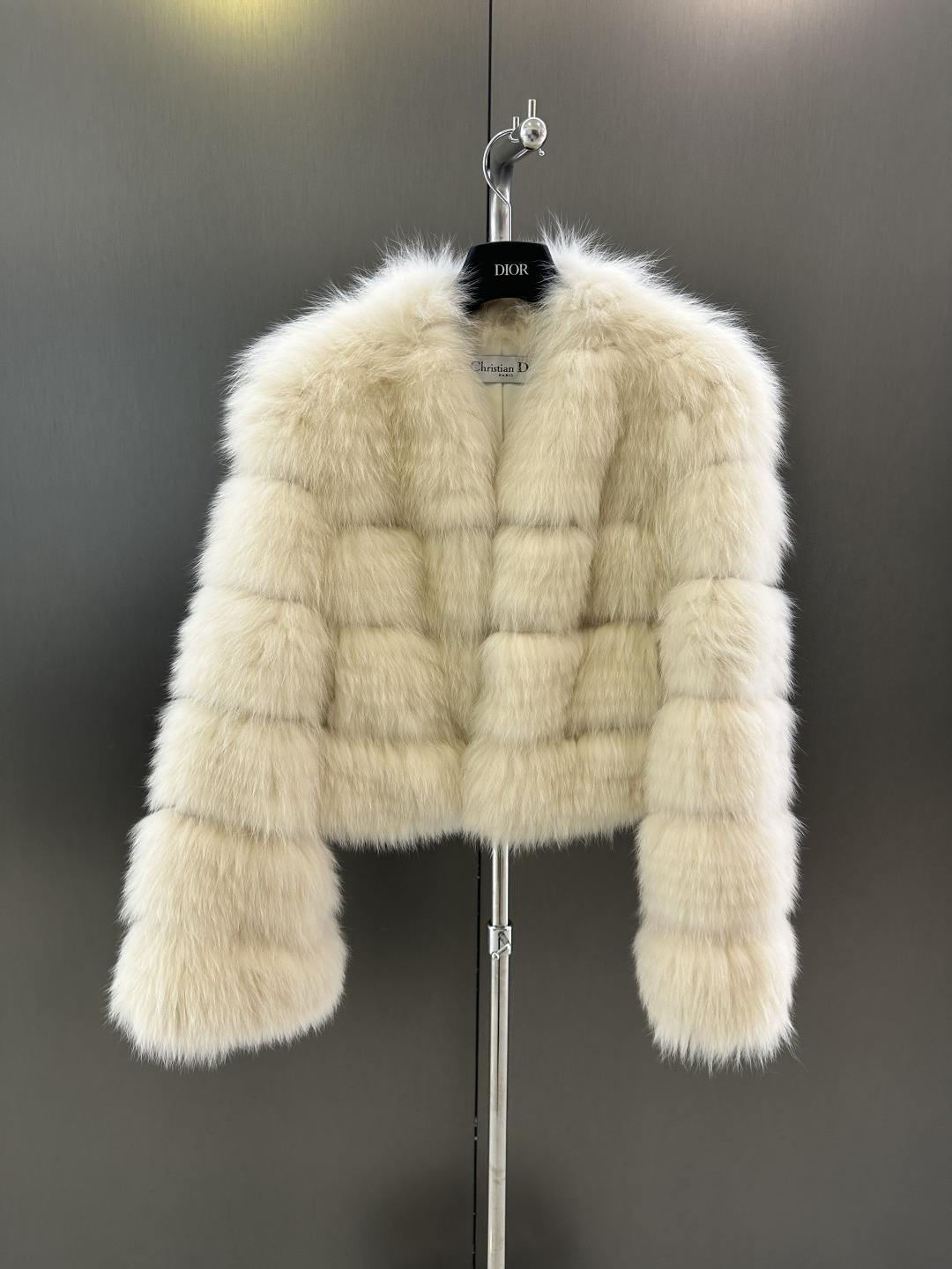 NO:637834,Dior * new autumn and winter fox fur coat, thickened thickened fox fur coat, super thick fur, super rich color, SM sale (length 50, chest 100, m), Dior-clothing, dior, dior, jackets & coats, alexander wang19860909Dior *秋冬新款狐狸毛皮草外套 加密加厚车条狐狸毛外套 毛毛超级厚实 超级富贵的一个色 SM发售（衣长50,胸围100,m）,迪奥-服装,dior,dior,jackets & coats,alexander wang,Women's clothing