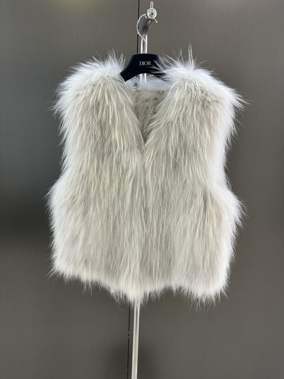 NO:637874,Dior *new autumn and winter raccoon fur vest imported white raccoon fur double-sided thickened weaving simple and advanced one size fits all available (length 55, bust 96), Dior-clothing, dior, dior, alexander wang19860909Dior *秋冬季新款貉子毛皮草马甲 进口白貉毛双面加密加厚编织 简约高级 均码发售（衣长55,胸围96）,迪奥-服装,dior,dior,alexander wang,Women's clothing