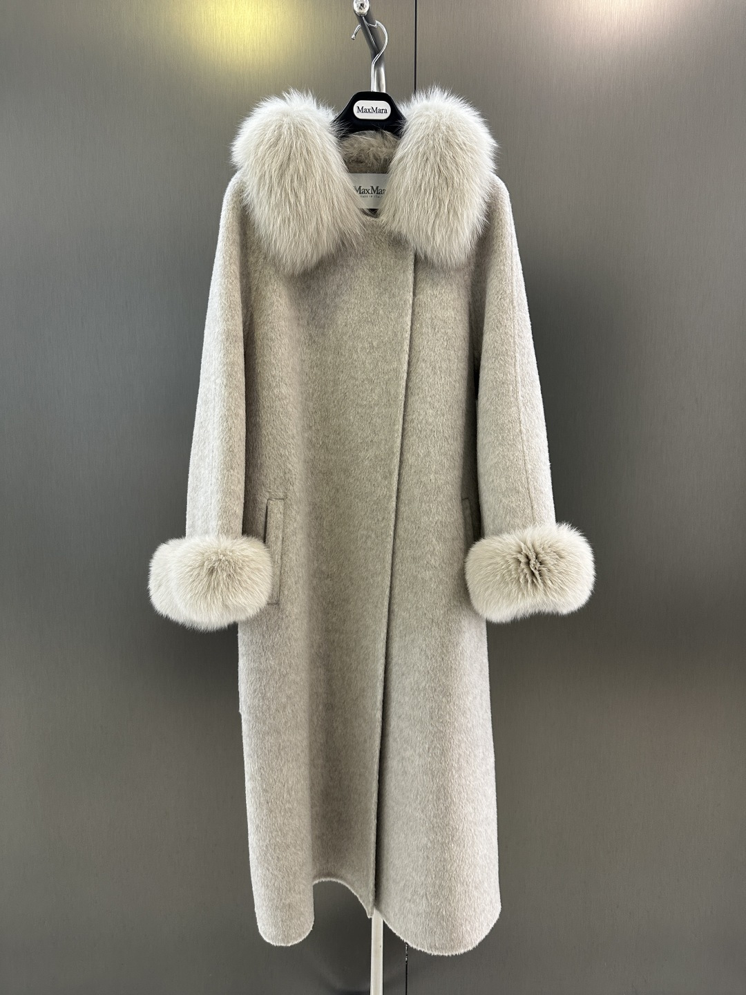 NO:637701,Maxmara *New high-quality fur coat for autumn and winter, detachable fox fur collar, 10 cashmere 90 high-count Australian wool fabric, soft and comfortable SML (length 116, bust 112, size m), Maxmara-clothing, alexander wang19860909Maxmara *秋冬新款高品质皮草大衣 狐狸毛毛领可拆 10羊绒90高支澳洲羊毛面料 柔软舒适 SML（衣长116,胸围112,码数m）,麦丝玛拉-服装,alexander wang,Women's clothing