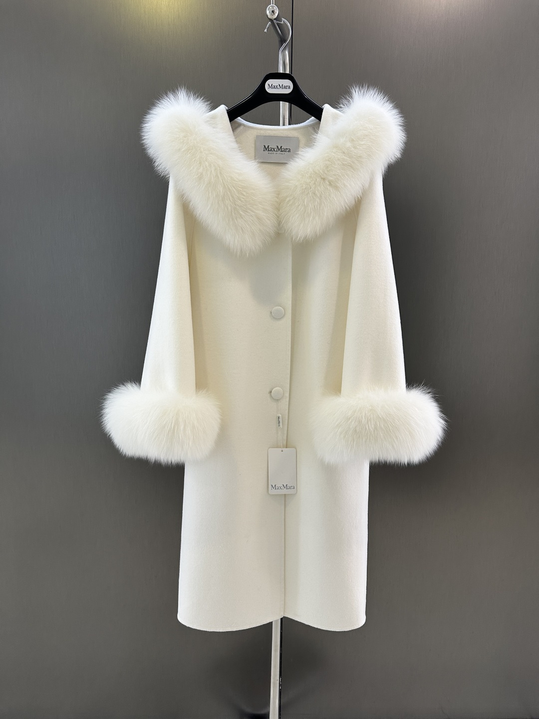 NO:637707,Maxmara *Autumn and winter new high-quality fur coat, fox fur collar detachable, 10 cashmere 90 high-count Australian wool fabric, soft and comfortable SML (length 106, bust 108, size S), Maxmara-clothing, alexander wang19860909Maxmara *秋冬新款高品质皮草大衣 狐狸毛毛领可拆 10羊绒90高支澳洲羊毛面料 柔软舒适 SML（衣长106,胸围108,码数S）,麦丝玛拉-服装,alexander wang,Women's clothing