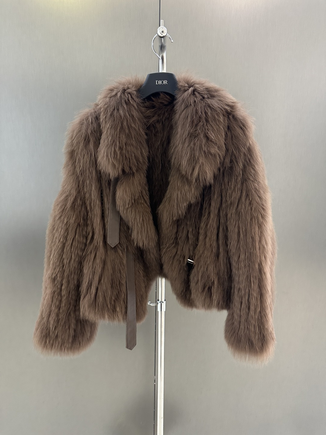 NO:637854,Dior's new autumn and winter imported white fox woven fur jacket, thickened and densely woven, versatile and high-end, available in one size (length 50, bust 106), Dior-clothing, dior, dior, jackets & coats, alexander wang19860909Dior 秋冬新款进口白狐编织皮草外套 加厚加密编织 百搭高级 均码发售（衣长50,胸围106）,迪奥-服装,dior,dior,jackets & coats,alexander wang,Women's clothing