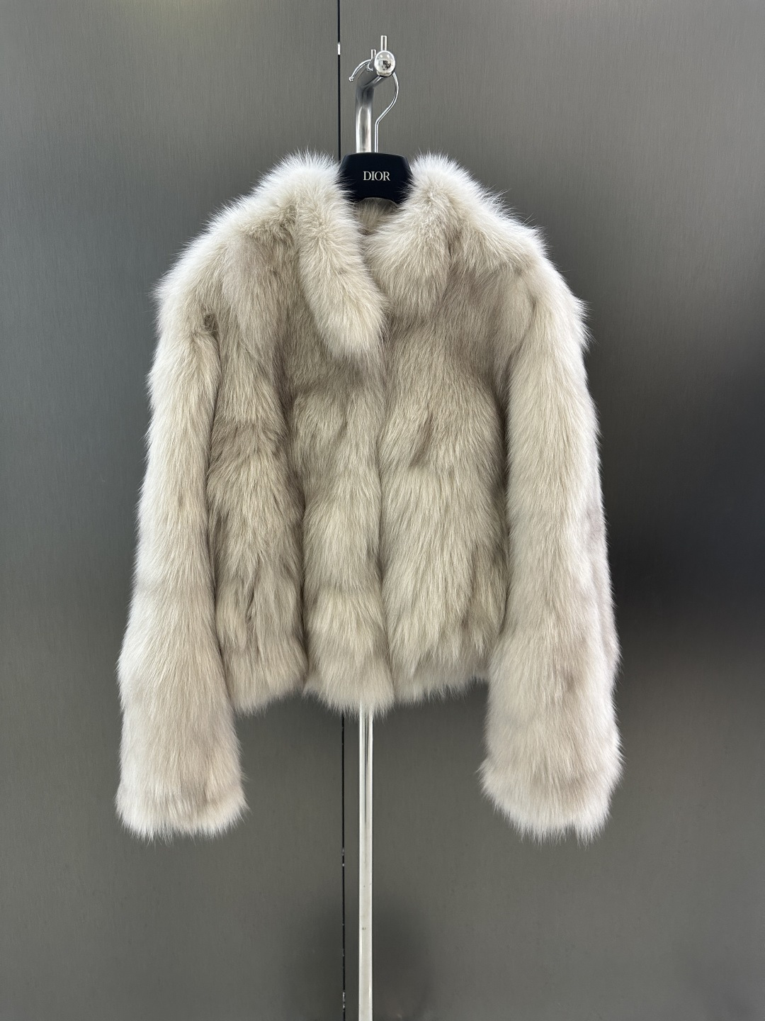 NO:637821,Dior * new autumn and winter high-quality fox fur coat, imported Finnish fox fur belly, spliced ​​sheepskin, high fashion, absolutely high quality, ready for sale SML (length 55, chest 116, size m), Dior-clothing, dior, dior, jackets & coats, sheepskin, alexander wang19860909Dior *秋冬新款高品质狐狸毛皮草外套 进口芬兰狐狸毛腹毛 拼接绵羊皮 高级时尚 绝对的高品质 现货发售 SML（衣长55,胸围116,码数m）,迪奥-服装,dior,dior,jackets & coats,sheepskin,alexander wang,Women's clothing