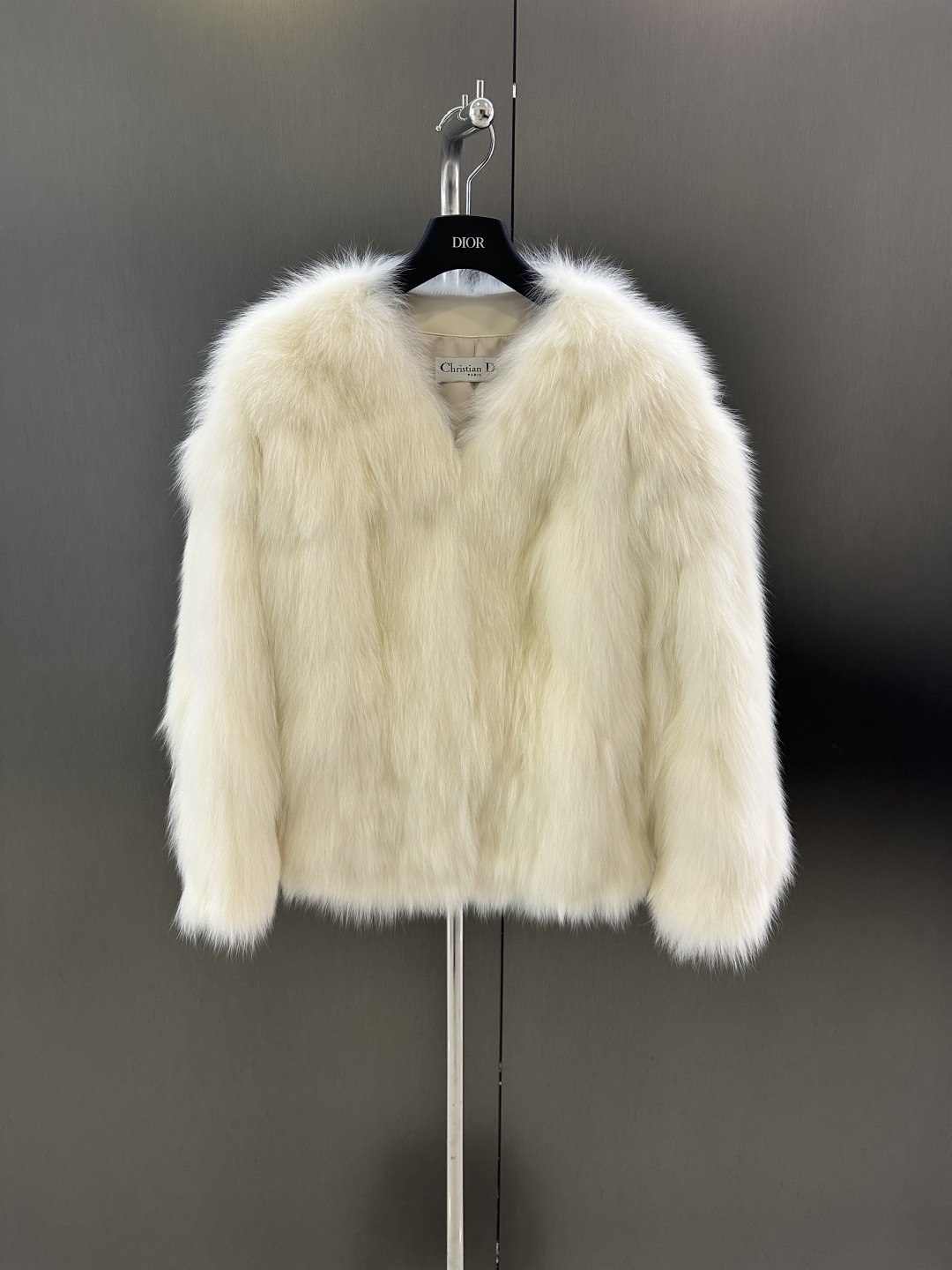 NO:637823,Dior * new autumn and winter high-quality fox fur coat, imported Finnish fox fur belly, spliced ​​sheepskin, high fashion, absolutely high quality, ready for sale SML (length 60, chest 100, yardage m), Dior-clothing, dior, dior, jackets & coats, sheepskin, alexander wang19860909Dior *秋冬新款高品质狐狸毛皮草外套 进口芬兰狐狸毛腹毛 拼接绵羊皮 高级时尚 绝对的高品质 现货发售 SML（衣长60,胸围100,码数m）,迪奥-服装,dior,dior,jackets & coats,sheepskin,alexander wang,Women's clothing