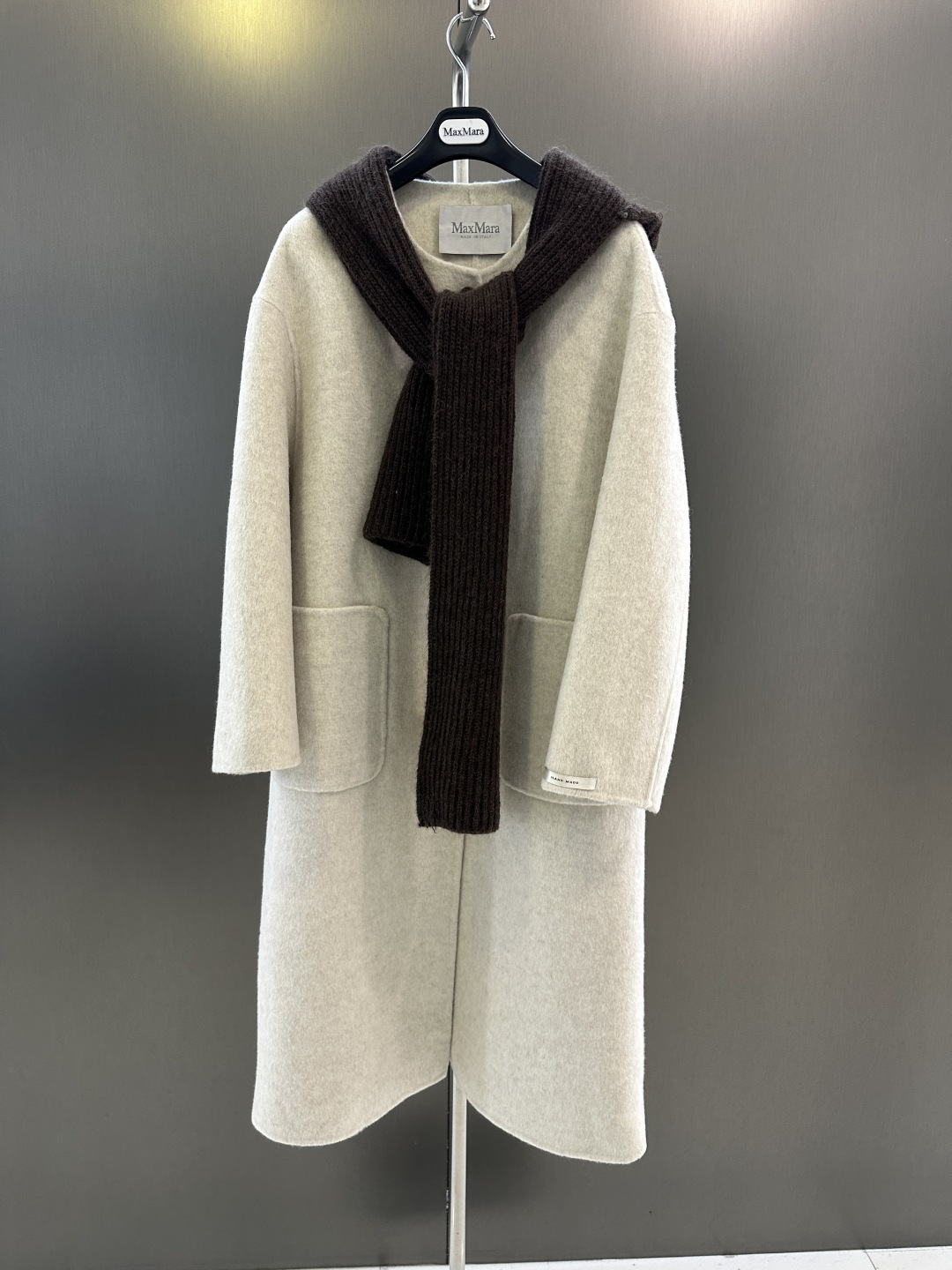 NO:636186,Maxmara new autumn and winter wool jacket (sheep wool blend) with knitted scarf and hat, simple and elegant SM ready for sale (length 110, bust 112, size s), Maxmara-clothing, jackets & coats, hats, alexander wang19860909Maxmara 秋冬新款羊毛外套 绵羊毛混纺） 搭配针织围巾帽 简约大气 SM现货发售（衣长110,胸围112,码数s）,麦丝玛拉-服装,jackets & coats,hats,alexander wang,Women's clothing