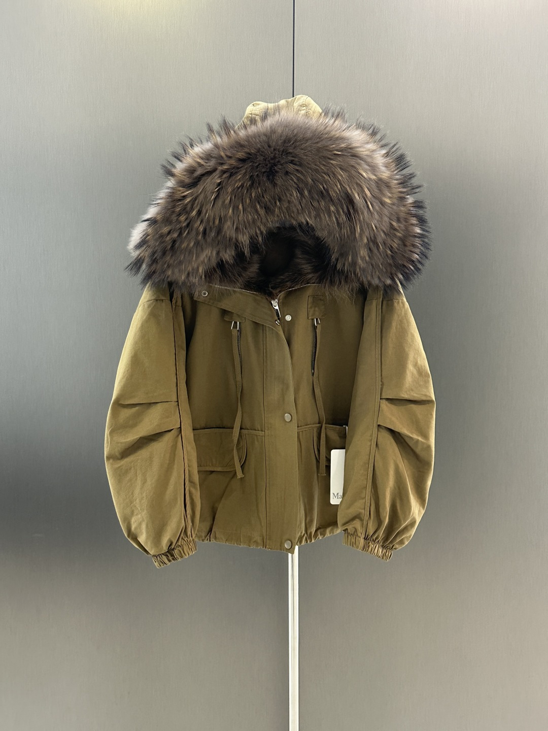 NO:636230,Maxmara new high-quality parka for autumn and winter, imported raccoon fur and coyote fur, white goose down filling, removable lining, one or three wears, high fashion SM (length 59, bust 126, size m), Maxmara-clothing, alexander wang19860909Maxmara 秋冬新款高品质派克服  进口貉子毛拼郊狼毛 白鹅绒填充 内里可拆卸 一三穿 高级时尚 SM（衣长59,胸围126,码数m）,麦丝玛拉-服装,alexander wang,Women's clothing