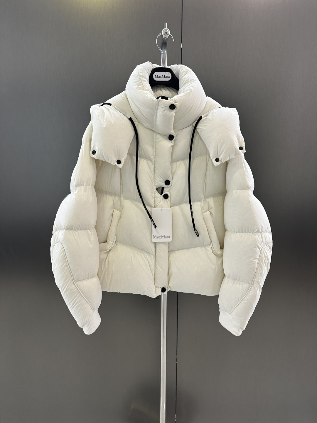 NO:637738,Maxmara new autumn and winter goose down jacket, super warm, the upper body will not look bloated, 95% goose down filling inside, simple and advanced SM (length 59, bust 144, size m), Maxmara-clothing, alexander wang19860909Maxmara 秋冬新款鹅绒服 超级保暖 上身又不会显得臃肿 内里95鹅绒填充 简约高级 SM（衣长59,胸围144,码数m）,麦丝玛拉-服装,alexander wang,Women's clothing