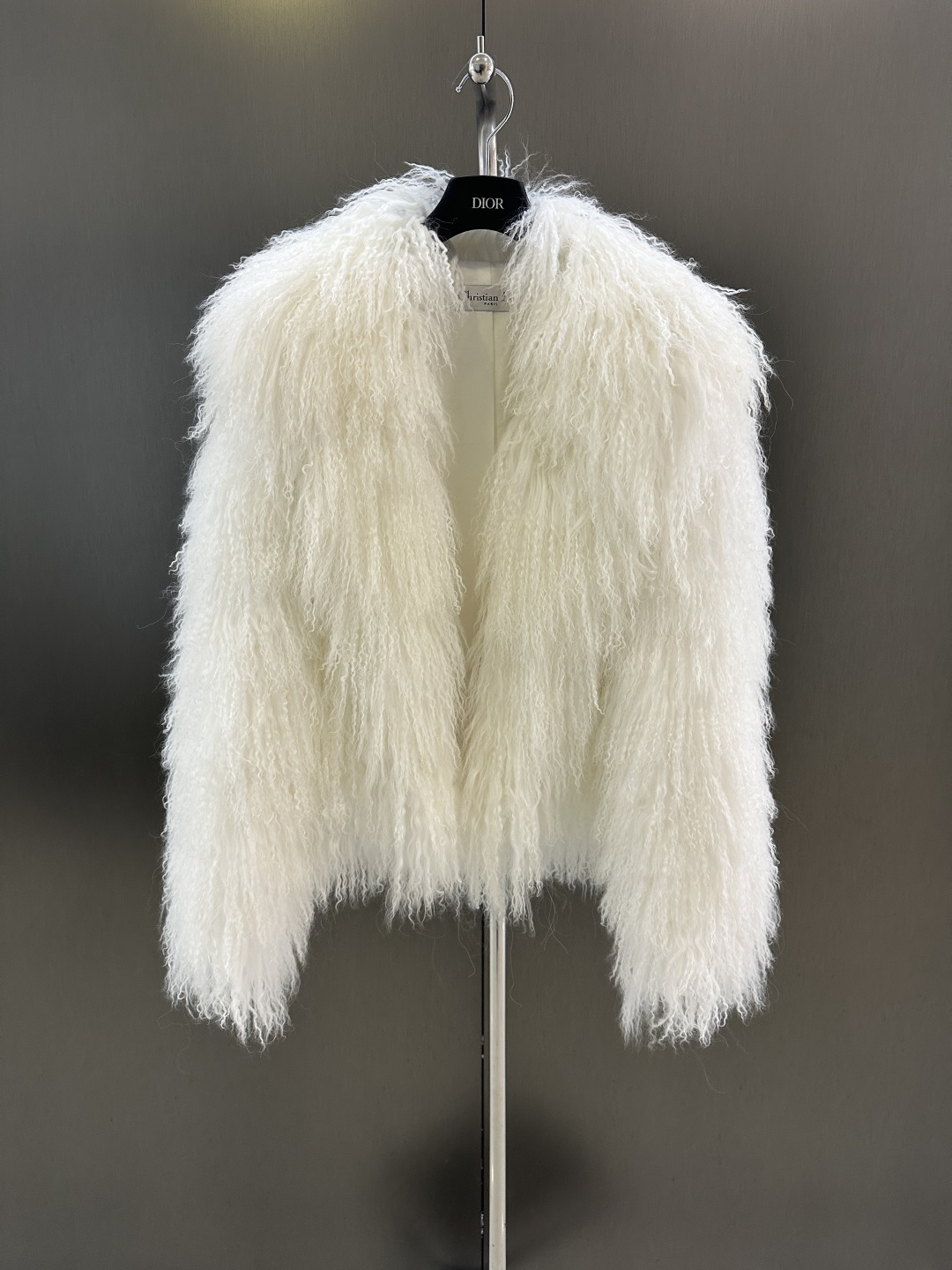 NO:637840,Dior's new autumn and winter high-quality fur coat imported sheep's curly wool super fashionable upper body high-end and generous SML (length 58, bust 106, size s), Dior-clothing, dior, dior, jackets & coats, alexander wang19860909Dior 秋冬新款 高品质皮草外套 进口羊卷毛 超级时尚 上身高级大方 SML（衣长58,胸围106,码数s）,迪奥-服装,dior,dior,jackets & coats,alexander wang,Women's clothing