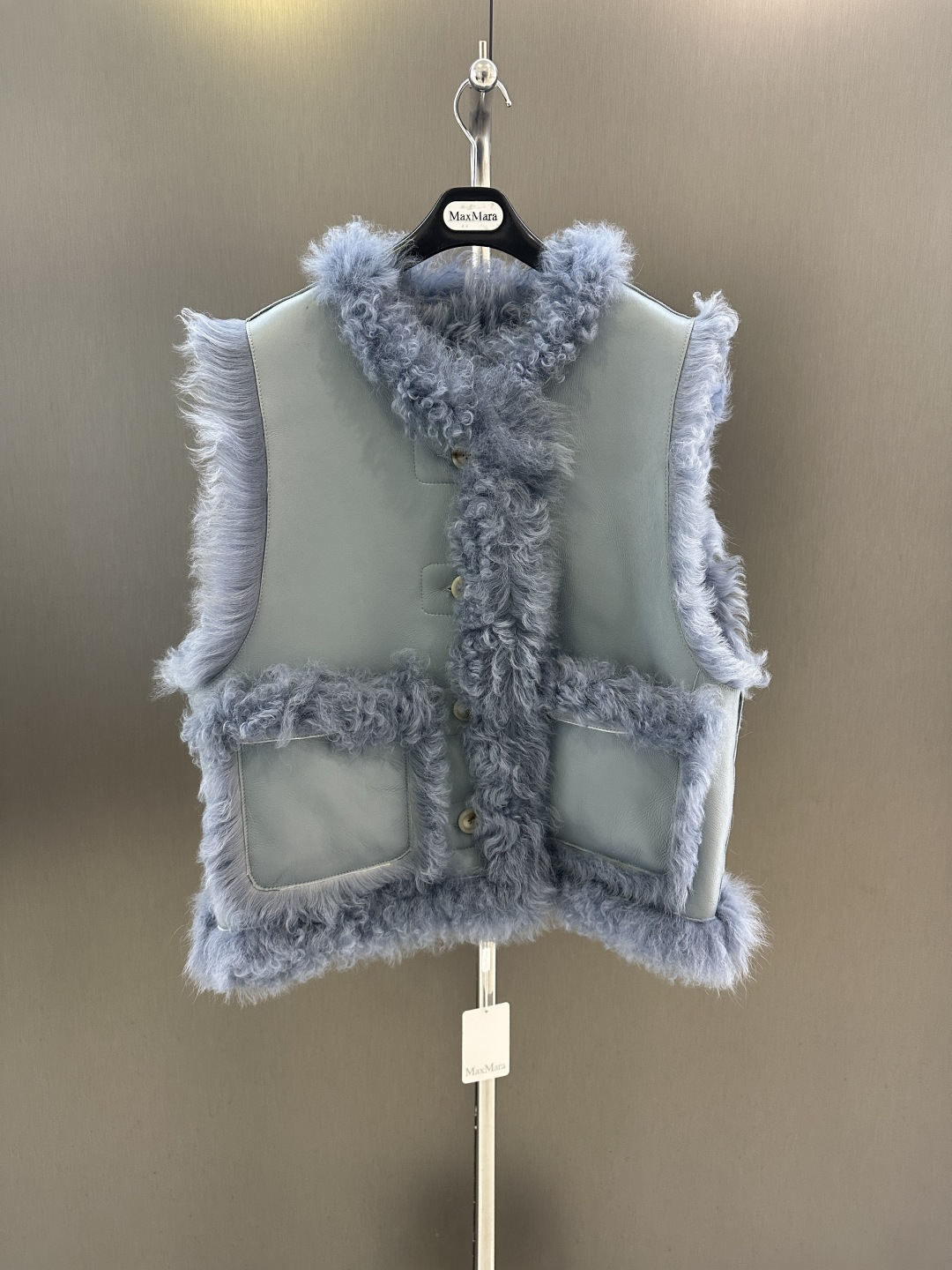 NO:637703,Maxmara autumn and winter new fur integrated imported wool fur integrated high-end fashion simple and versatile SML (length 54, bust 108, size m), Maxmara-clothing, alexander wang19860909Maxmara 秋冬新款皮毛一体  进口羊毛皮毛一体 高级时尚 简约百搭 SML（衣长54,胸围108,码数m）,麦丝玛拉-服装,alexander wang,Women's clothing