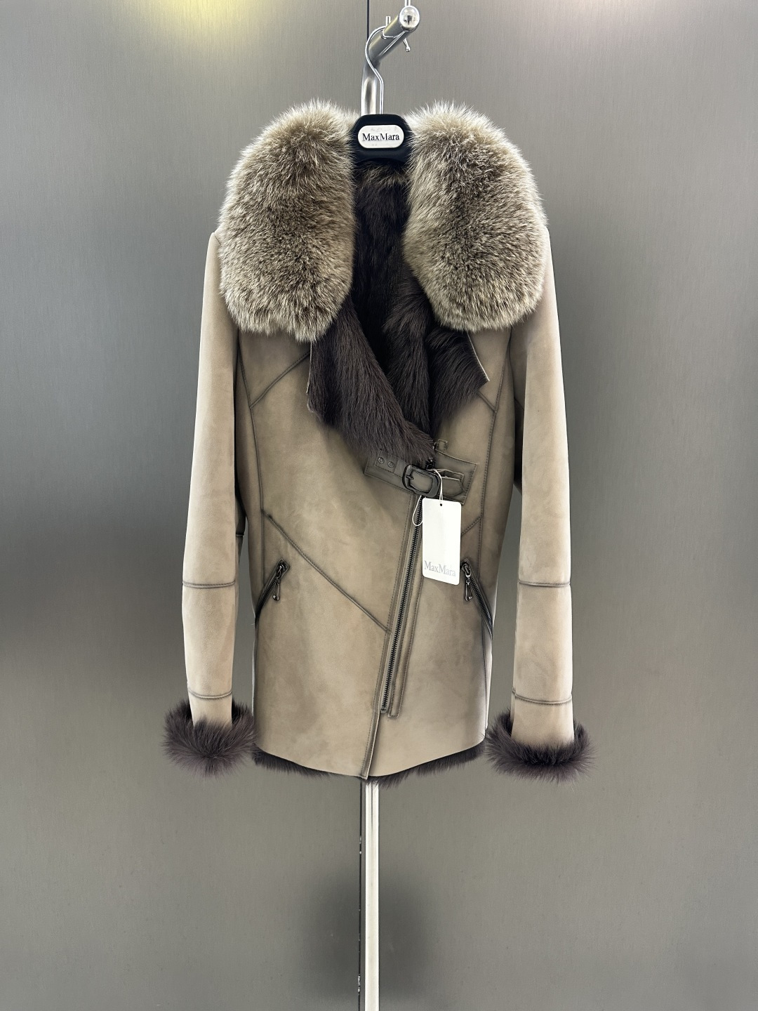 NO:637706,Maxmara Autumn and Winter Welfare Style Fur All-in-one Imported Wool and Fur All-in-One High-end Fashion Simple and Versatile SMLXL (Length 61, Bust 94, Size XL), Maxmara-Clothing, alexander wang19860909Maxmara 秋冬福利款皮毛一体  进口羊毛皮毛一体 高级时尚 简约百搭 SMLXL（衣长61,胸围94,码数XL）,麦丝玛拉-服装,alexander wang,Women's clothing
