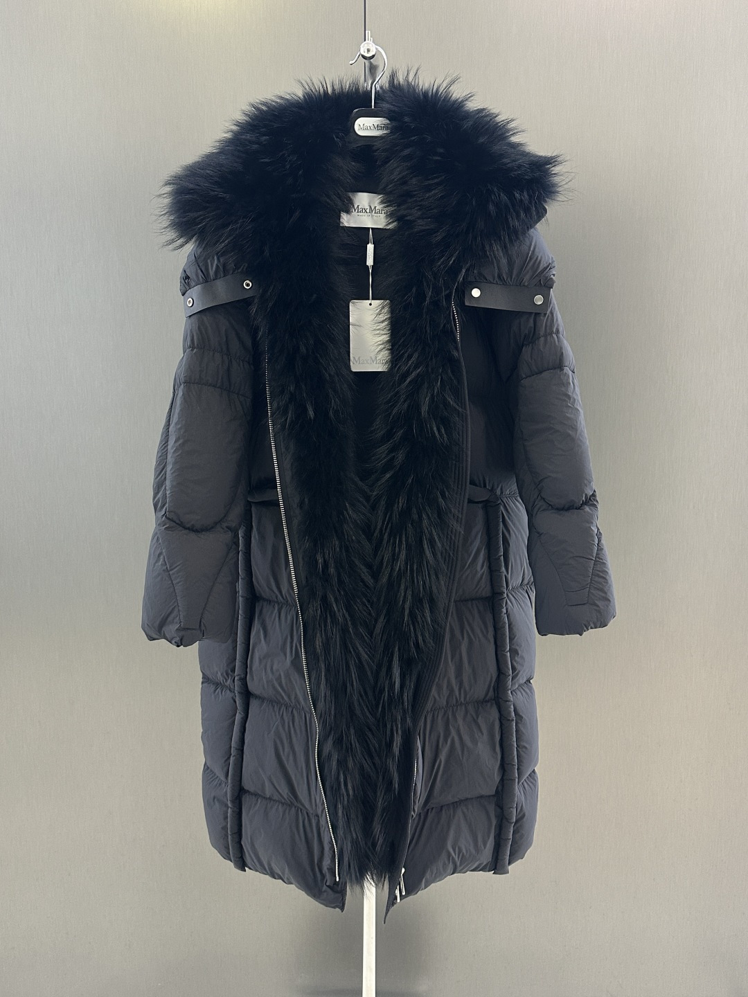 NO:637664,Maxmara new autumn and winter goose down jacket, imported white raccoon dog fur collar, white goose down filling inside SML (length 110, bust 134, size m), Maxmara-clothing, alexander wang19860909Maxmara 秋冬新款鹅绒服  进口白貉毛毛领 内里白鹅绒填充 SML（衣长110,胸围134,码数m）,麦丝玛拉-服装,alexander wang,Women's clothing