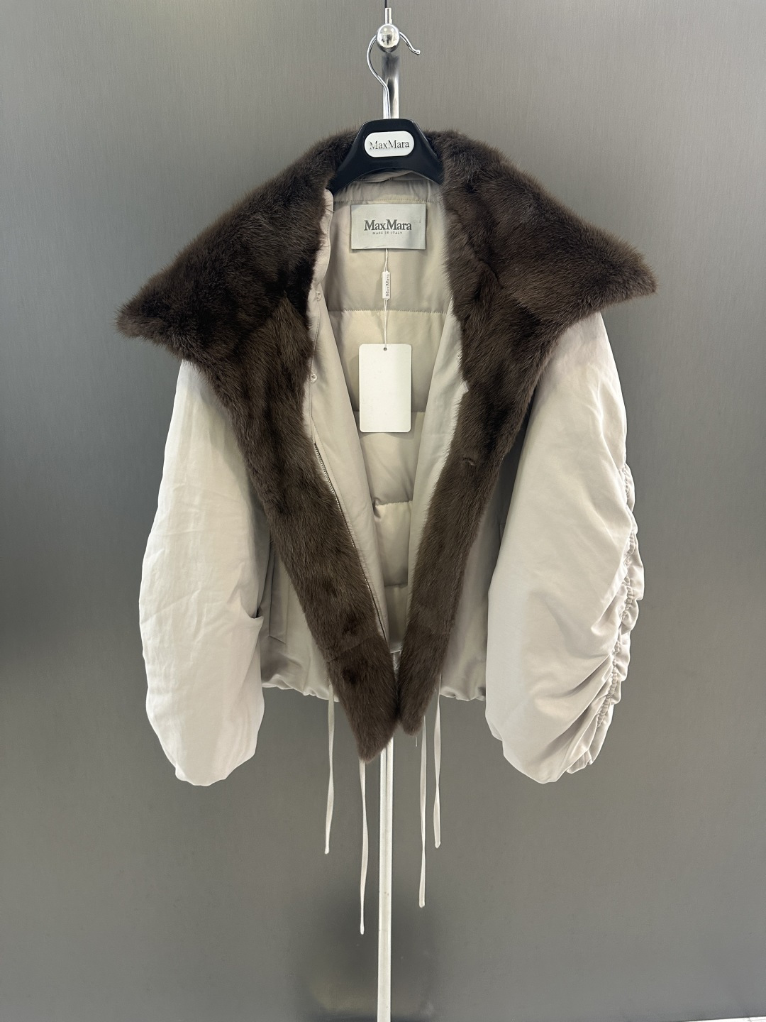 NO:637673,Maxmara new high-quality goose down jacket for autumn and winter, imported oversized mink fur collar, 90% white goose down filling inside, high-end atmosphere SML (length 58, bust 116, size s), Maxmara-clothing, alexander wang19860909Maxmara 秋冬新款高品质鹅绒服  进口超大水貂毛领 内里90白鹅绒填充 高级大气 SML（衣长58,胸围116,码数s）,麦丝玛拉-服装,alexander wang,Women's clothing