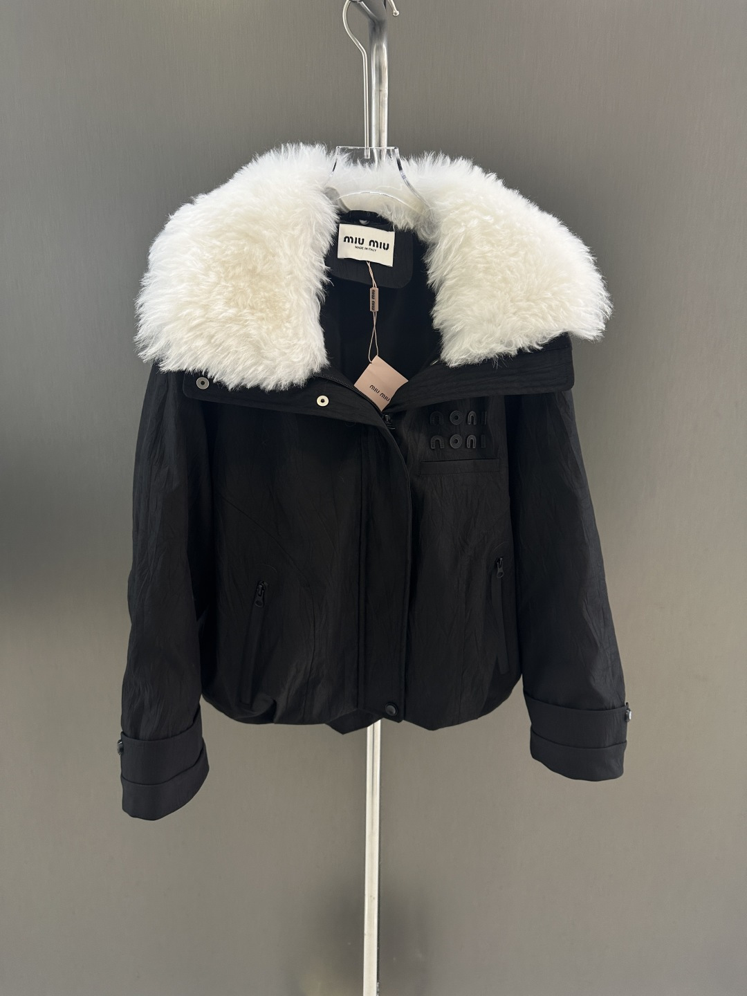 NO:638826,25 new autumn and winter two-piece goose down jacket with wool collar, white goose down jacket lining inside, simple and fashionable SML liner length 50, bust 112, size s outer shell length 60, bust 130, size s, women's clothing, down jacket, alexander wang1986090925年秋冬新款两件套鹅绒服  搭配羊毛毛领 内里白鹅绒羽绒服内胆 简约时尚 SML  内胆衣长50,胸围112,码数s 外壳衣长60,胸围130,码数s,女装,down jacket,alexander wang,Women's clothing