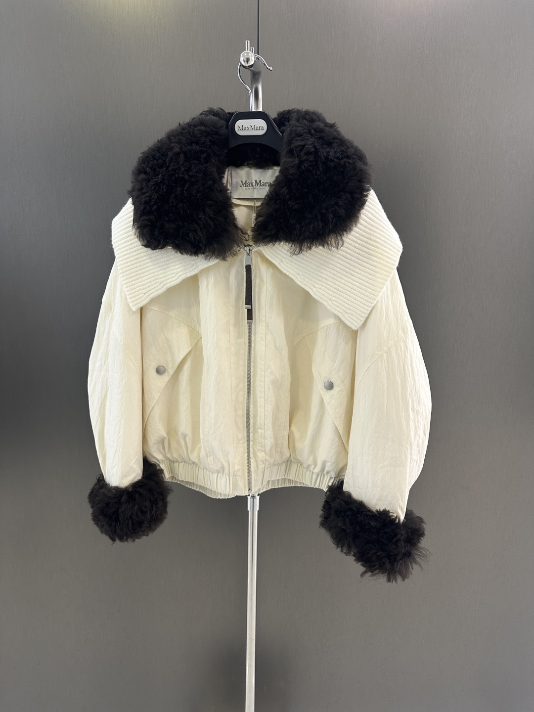 NO:637679,Maxmara new autumn and winter goose down jacket, imported wool fur collar, 90% white goose down filling inside, upper body, high-end and versatile SM (length 57, bust 130, size s), Maxmara-clothing, alexander wang19860909Maxmara 秋冬新款鹅绒服 进口羊毛毛领 内里90白鹅绒填充 上身高级百搭 SM（衣长57,胸围130,码数s）,麦丝玛拉-服装,alexander wang,Women's clothing