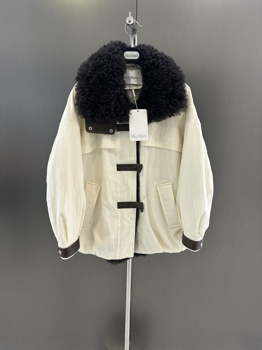 NO:637681,Maxmara new autumn and winter goose down jacket, imported wool fur collar, 90% white goose down filling inside, upper body, high-end and versatile SM (length 67, bust 134, size s), Maxmara-clothing, alexander wang19860909Maxmara 秋冬新款鹅绒服 进口羊毛毛领 内里90白鹅绒填充 上身高级百搭 SM（衣长67,胸围134,码数s）,麦丝玛拉-服装,alexander wang,Women's clothing
