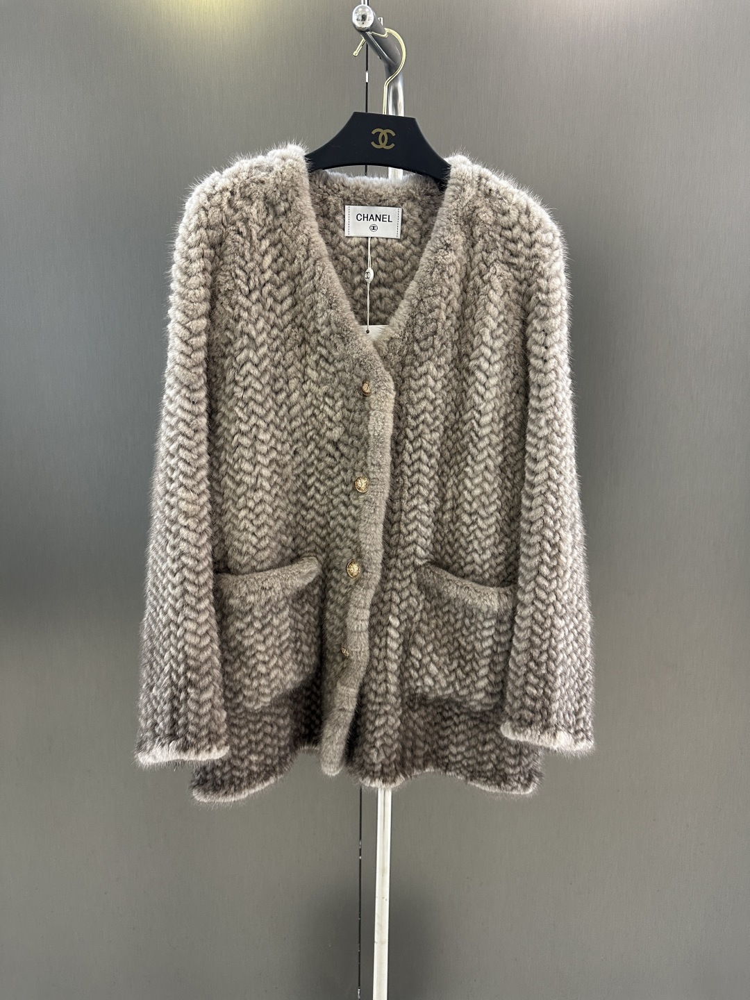 NO:638408,Dior autumn and winter welfare style imported velvet mink woven jacket, warm and comfortable, simple and elegant. The last few pieces are in stock. Prices will be raised after sold out. First come first served. ML (length 71, bust 104, size L), special price. No return, no exchange, no free shipping, dior, jackets & coats, alexander wang19860909Dior 秋冬福利款进口天鹅绒水貂编织外套 温暖舒适 简约大气 最后几件现货 卖完涨回 先到先 ML（衣长71,胸围104,码数L）,特价 不退不换不包邮,dior,jackets & coats,alexander wang,Women's clothing