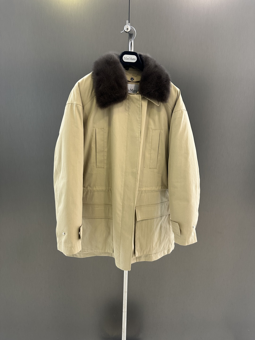 NO:636143,Maxmara's new autumn and winter high-quality goose down jacket parka, customized with 5 fabrics, white goose down filling inside and removable liner, with imported velvet mink fur collar, simple and elegant SML (length 77, bust 124, size M), Maxmara-clothing, alexander wang19860909Maxmara 秋冬新款高品质鹅绒服派克 定制5面料 内里白鹅绒填充内胆可拆 搭配进口天鹅绒水貂毛领 简约大气 SML（衣长77,胸围124,码数M）,麦丝玛拉-服装,alexander wang,Women's clothing