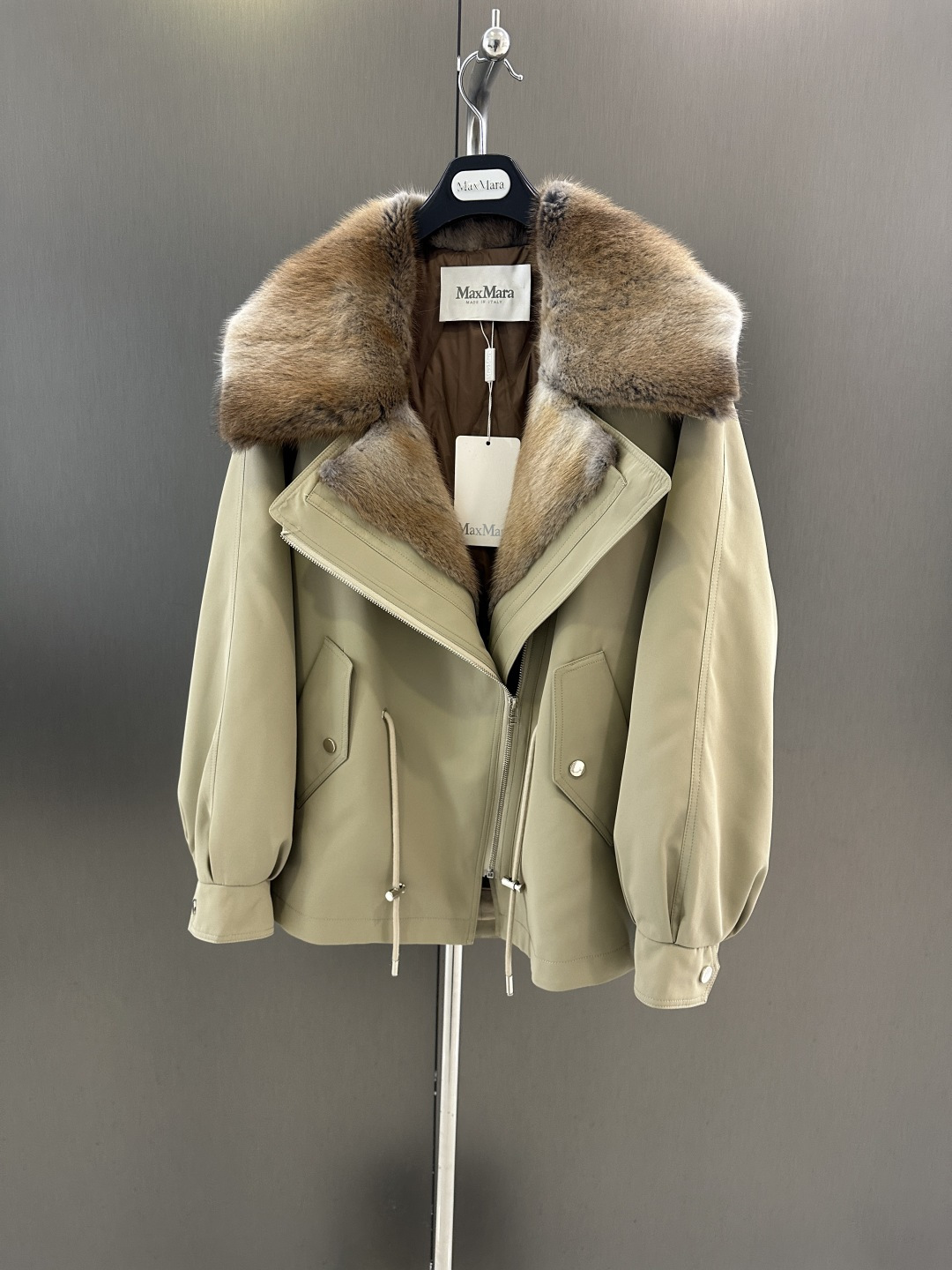 NO:637662,Maxmara autumn and winter new high-quality Parker goose down jacket, three-proof fabric, spliced ​​green mink, goose down filling inside, detachable SML liner (length 68, bust 120, size s), Maxmara-clothing, alexander wang19860909Maxmara 秋冬新款高品质派克鹅绒服 三防面料 拼接青根貂 内里鹅绒填充 内胆可拆SML（衣长68,胸围120,码数s）,麦丝玛拉-服装,alexander wang,Women's clothing