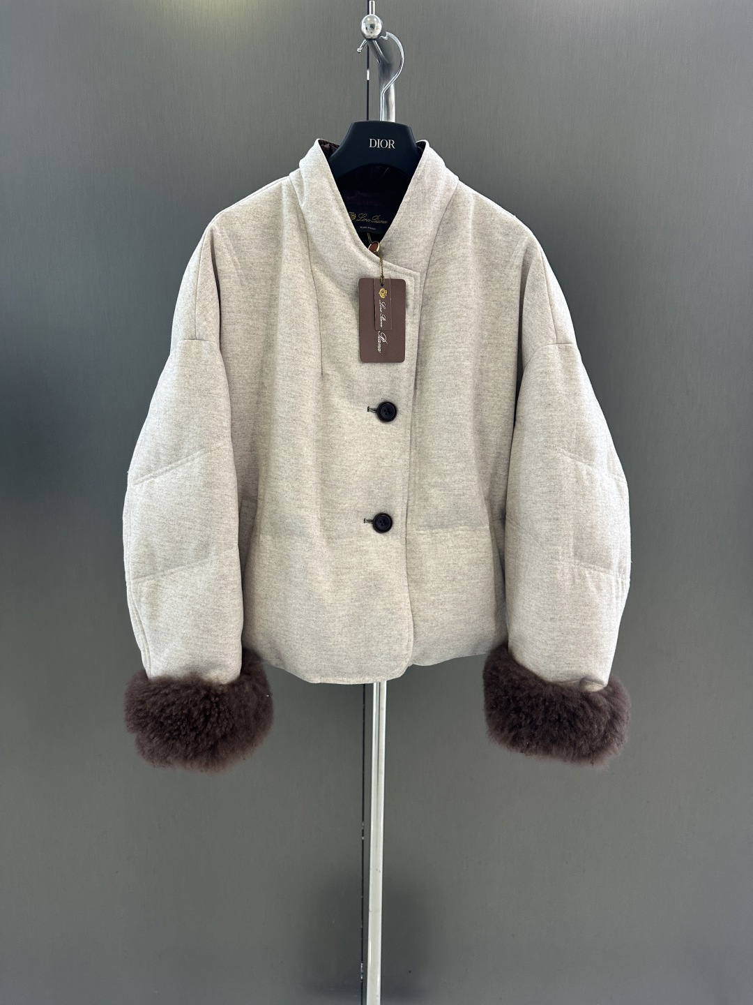 NO:638011,Loro piana new autumn and winter high-quality double-sided goose down jacket, classic old money style color matching, cashmere cuff hair, high-end atmosphere, single-breasted design, versatile and fashionable SML. (length 57, bust 120, size m), women's clothing, loro piana, alexander wang19860909Loro piana 秋冬新款高品质双面穿鹅绒服  经典老钱风配色 搭配山羊绒袖口毛 高级大气 单排扣设计 百搭时尚 SML.（衣长57,胸围120,码数m）,女装,loro piana,alexander wang,Women's clothing