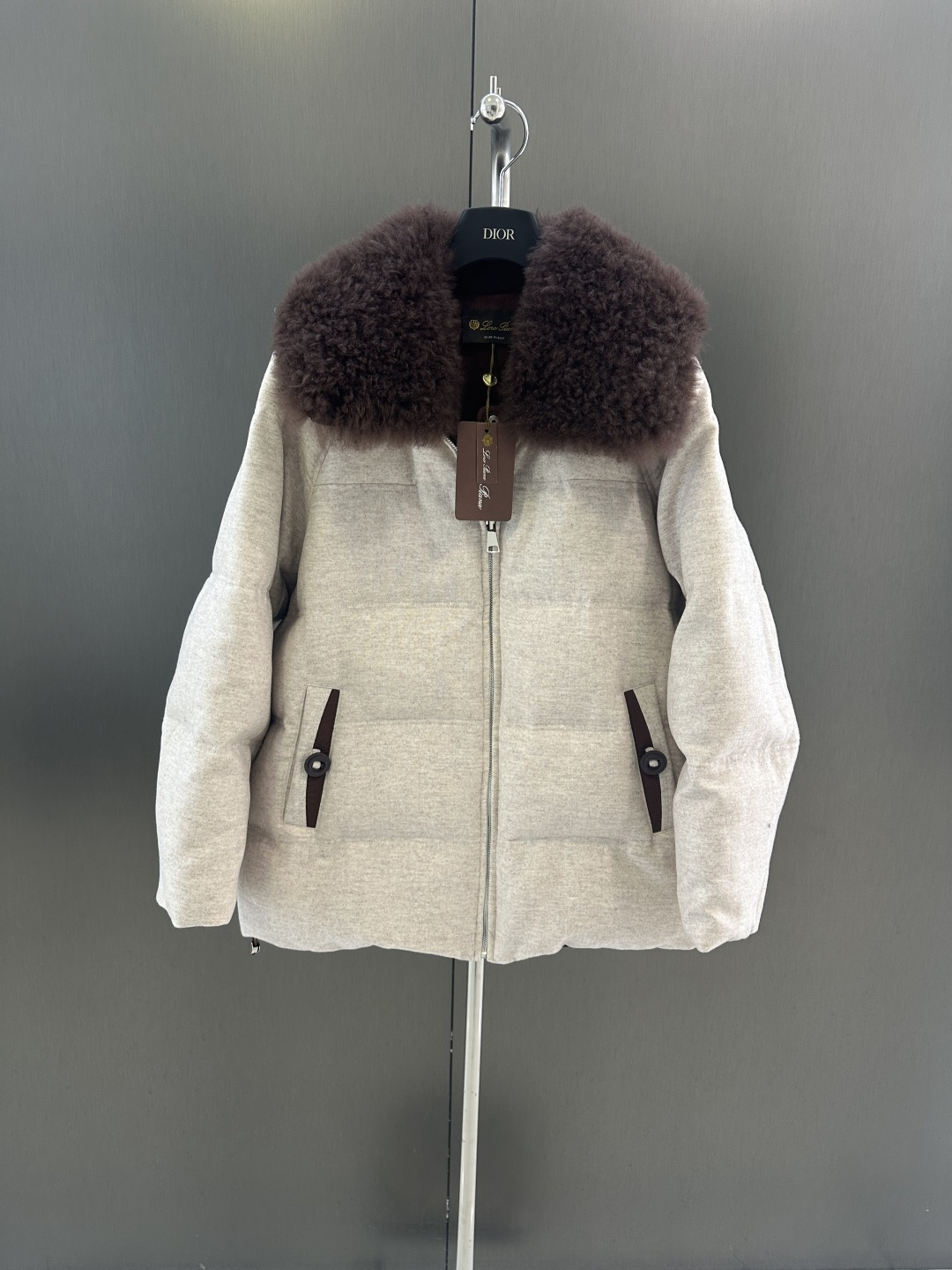 NO:637991,Loro piana autumn and winter new high-quality double-sided goose down jacket, classic old money style color matching, cashmere cuff hair, high-end atmosphere, single-breasted design, versatile and fashionable SML. (length 72, bust 120, size m), women's clothing, loro piana, alexander wang19860909Loro piana 秋冬新款高品质双面穿鹅绒服  经典老钱风配色 搭配山羊绒袖口毛 高级大气 单排扣设计 百搭时尚 SML.（衣长72,胸围120,码数m）,女装,loro piana,alexander wang,Women's clothing