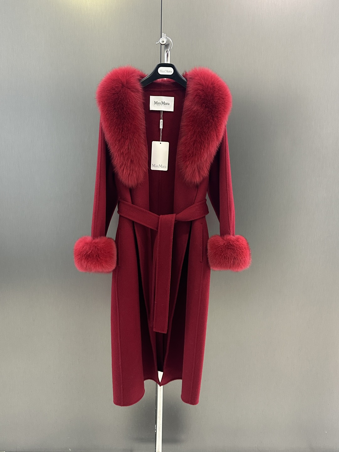 NO:638341,Maxmara *new autumn and winter wool coat, imported oversized white fox fur (detachable) with belt design, slim and high-end SML (length 110, bust 104, size S), Maxmara-clothing, alexander wang19860909Maxmara *秋冬新款羊毛大衣 进口超大白狐毛（可拆）搭配腰带设计 显瘦高级 SML（衣长110,胸围104,码数S）,麦丝玛拉-服装,alexander wang,Women's clothing