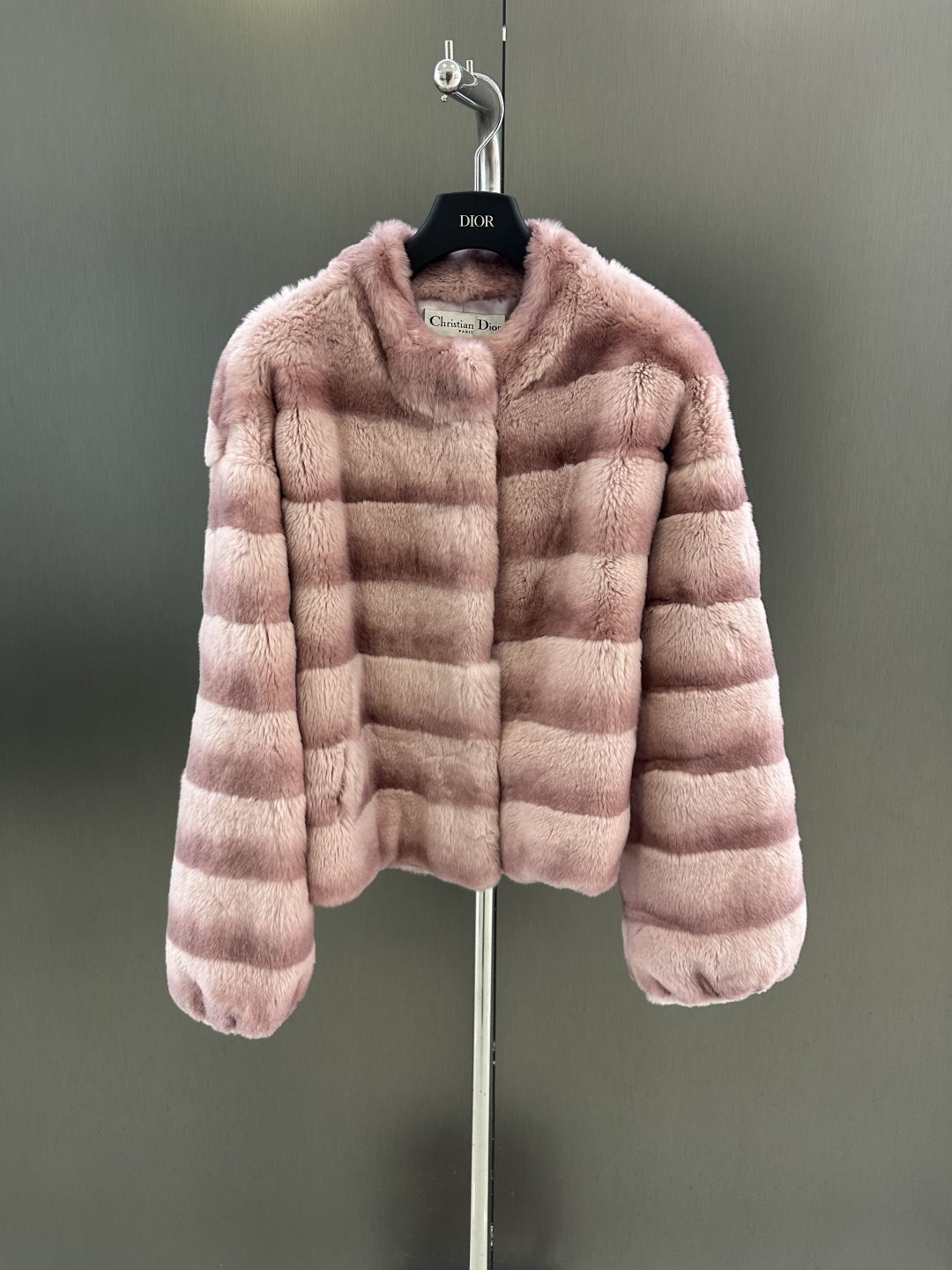 NO:638709,Dior new high-quality imported rex rabbit fur jacket for autumn and winter, gentle autumn and winter milk tea color, versatile and high-end, elegant and intellectual sm (length 57, bust 116, size m), Dior-clothing, dior, dior, jackets & coats, alexander wang19860909Dior 秋冬新款高品质进口獭兔皮草外套 温柔秋冬奶茶色 百搭高级 优雅知性 sm（衣长57,胸围116,码数m）,迪奥-服装,dior,dior,jackets & coats,alexander wang,Women's clothing