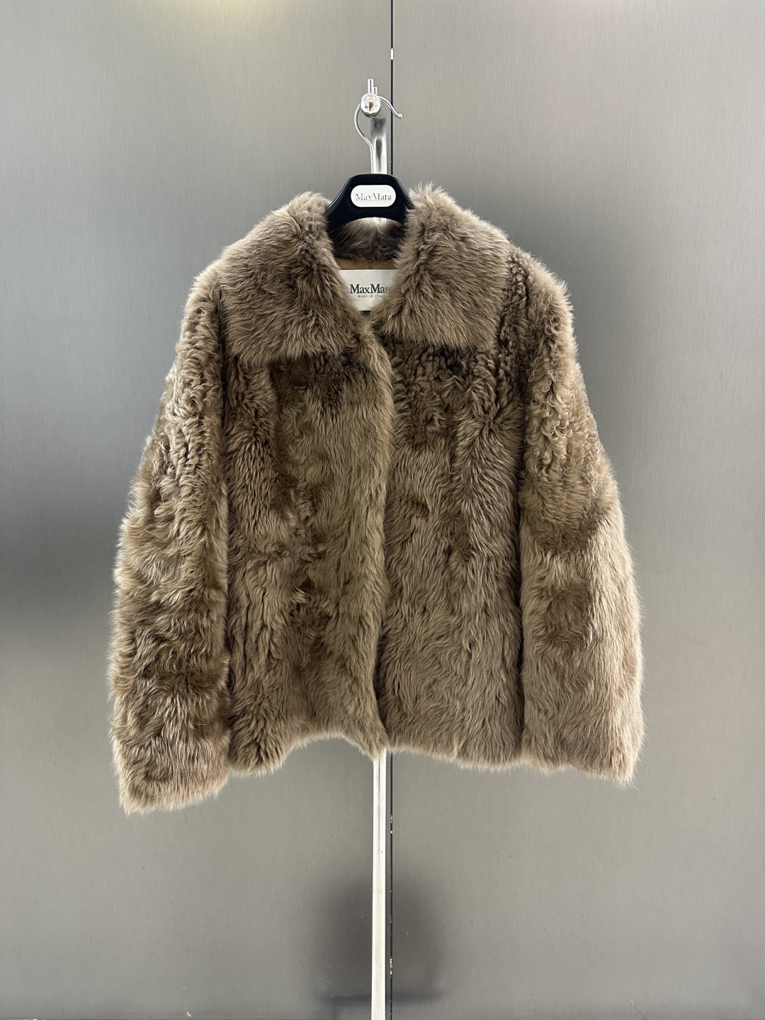 NO:638632,Maxmara autumn and winter new high-quality fur one-piece, imported Tuscan fur one-piece, simple lapel design, stylish and fashionable SML (length 64, bust 106, size m), Maxmara-clothing, alexander wang19860909Maxmara 秋冬新款高品质皮毛一体 进口托斯卡纳皮毛一体 简约翻领设计 大气时尚 SML（衣长64,胸围106,码数m）,麦丝玛拉-服装,alexander wang,Women's clothing