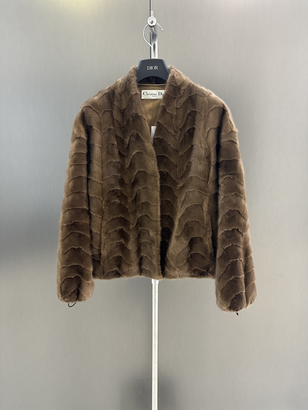 NO:639165,D's new autumn and winter high-quality mink fur coat, classic crescent mink mink fur coat, versatile high-end SML (length 55, bust 108, size m), Dior-clothing, dior, dior, jackets & coats, alexander wang19860909D家秋冬新款高品质水貂皮草外套  经典月牙貂水貂皮草外套 百搭高级  SML（衣长55,胸围108,码数m）,迪奥-服装,dior,dior,jackets & coats,alexander wang,Women's clothing