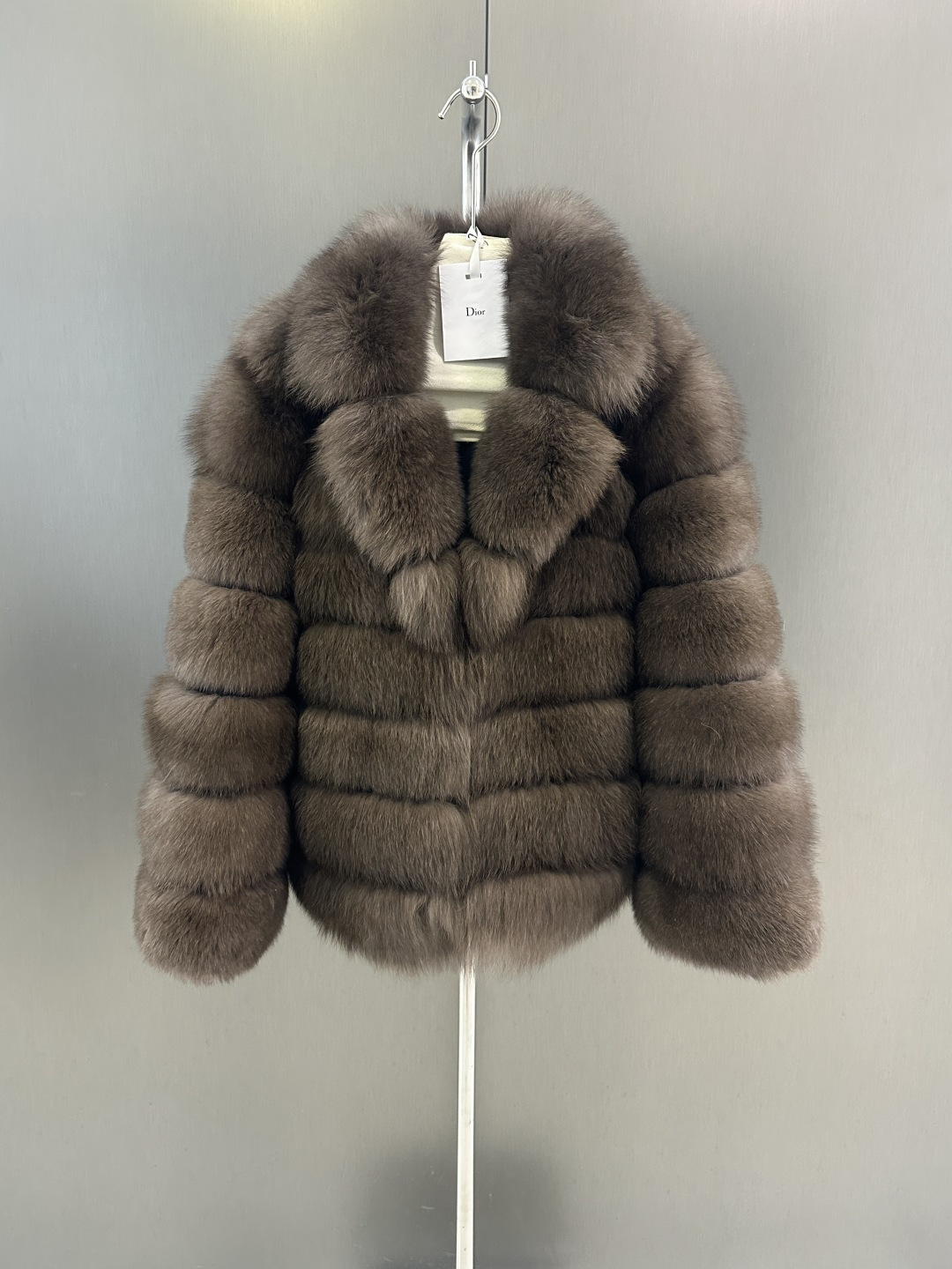 NO:700876,Dior's new autumn and winter high-quality fox fur coat imported Finnish fox fur made of whole leather SML (length 58, chest 100, yardage m), Dior-clothing, dior, dior, jackets & coats,19860909Dior 秋冬新款高品质狐狸毛皮草外套 进口芬兰狐狸毛 整皮制成 SML（衣长58,胸围100,码数m）,迪奥-服装,dior,dior,jackets & coats,,Women's clothing