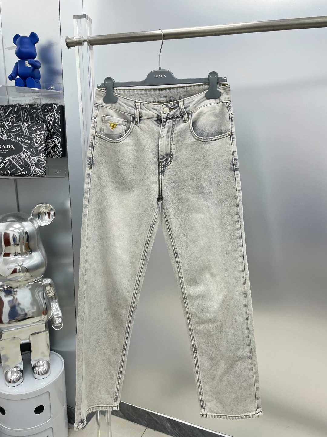 NO:479670,1v Louis 25ss new logo jeans trousers KK summer thin stretch slim feet pants trendy and stylish styles, slim fit and slim tailoring to modify the leg lines, high-end hardware accessories show luxurious temperament. Number 29-36 (no 35),,louis vuitton,jeans,alexander wang198609091v 路易 25ss新款徽标牛仔裤 长裤 KK 夏季薄款弹力修身小脚裤 潮流时尚款式精美,修身显瘦剪裁修饰腿部线条 ,高档五金配件尽显奢华气质. 码数29-36 (无35),,louis vuitton,jeans,alexander wang,Men's clothing