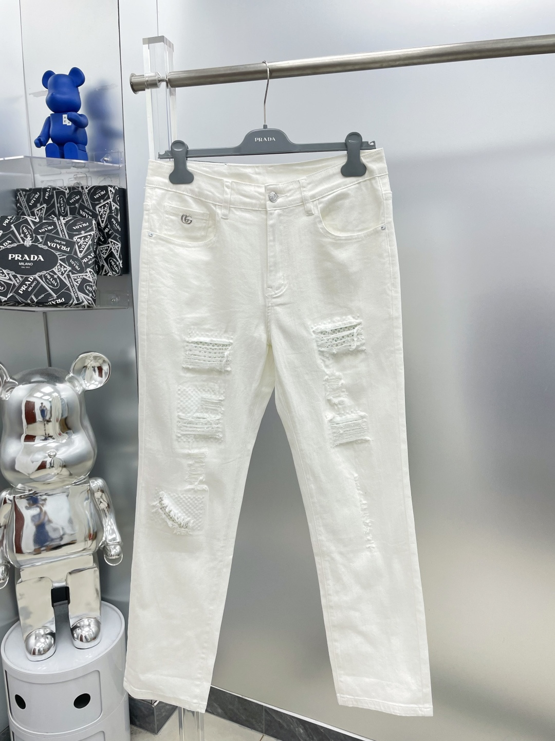 NO:479710,Gu* 25ss new ripped and hot diamond logo jeans trousers KK summer thin stretch slim feet trousers trendy and stylish styles, slim fit and slim tailoring to modify the leg lines, high-end hardware accessories show luxurious temperament. Number 29-36 (no 35), jeans,alexander wang19860909Gu*古 25ss新款破洞烫钻徽标牛仔裤 长裤 KK 夏季薄款弹力修身小脚裤 潮流时尚款式精美,修身显瘦剪裁修饰腿部线条 ,高档五金配件尽显奢华气质. 码数29-36 (无35),,jeans,alexander wang,Men's clothing