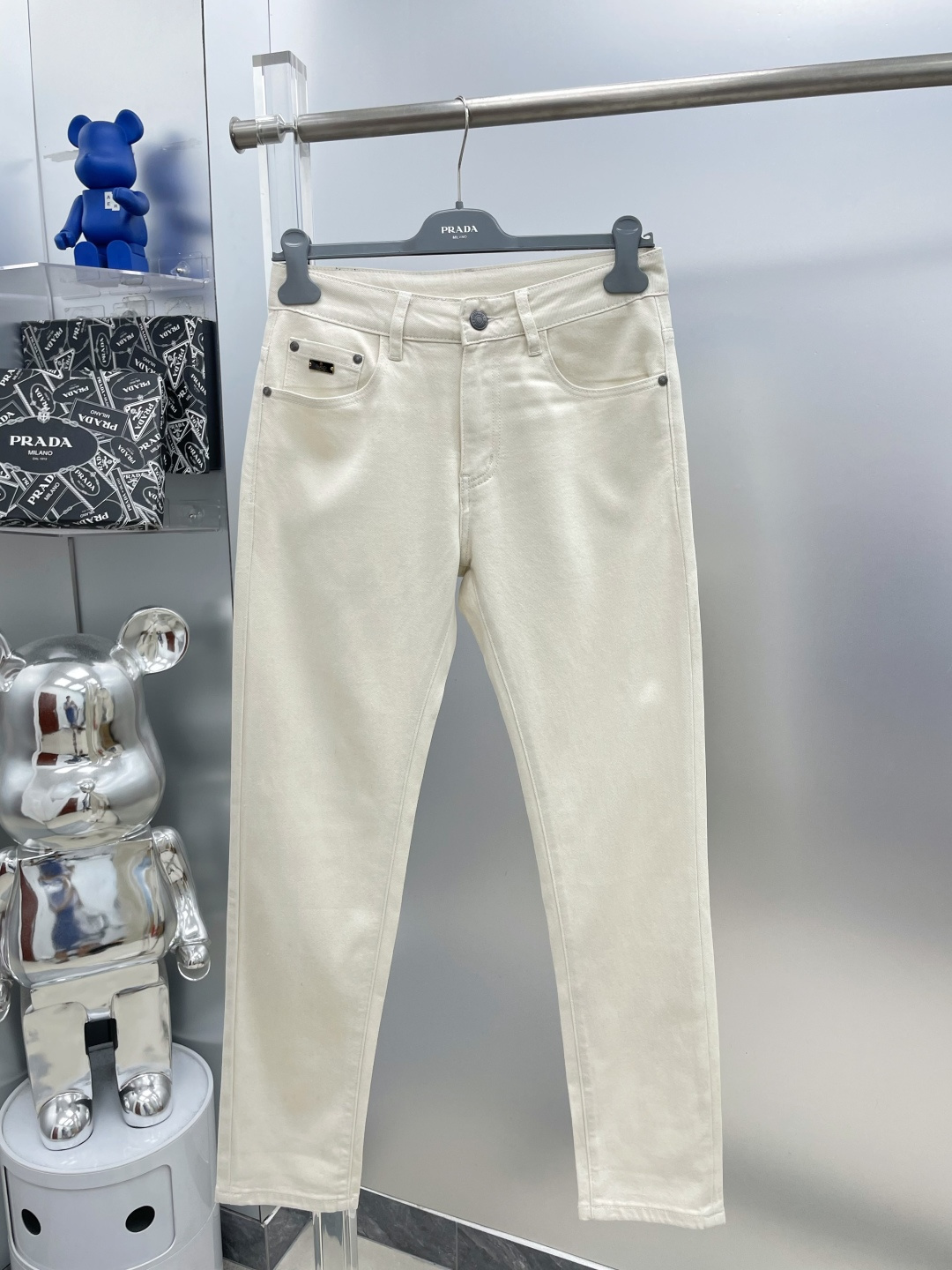 NO:479698,Gu* 25ss new logo jeans trousers KK summer thin stretch slim feet pants trendy and stylish styles, slim fit and slim tailoring to modify the leg lines, high-end hardware accessories show luxurious temperament. Number 29-36 (no 35), ,jeans,alexander wang19860909Gu*古 25ss新款徽标牛仔裤 长裤 KK 夏季薄款弹力修身小脚裤 潮流时尚款式精美,修身显瘦剪裁修饰腿部线条 ,高档五金配件尽显奢华气质. 码数29-36 (无35),,jeans,alexander wang,Men's clothing