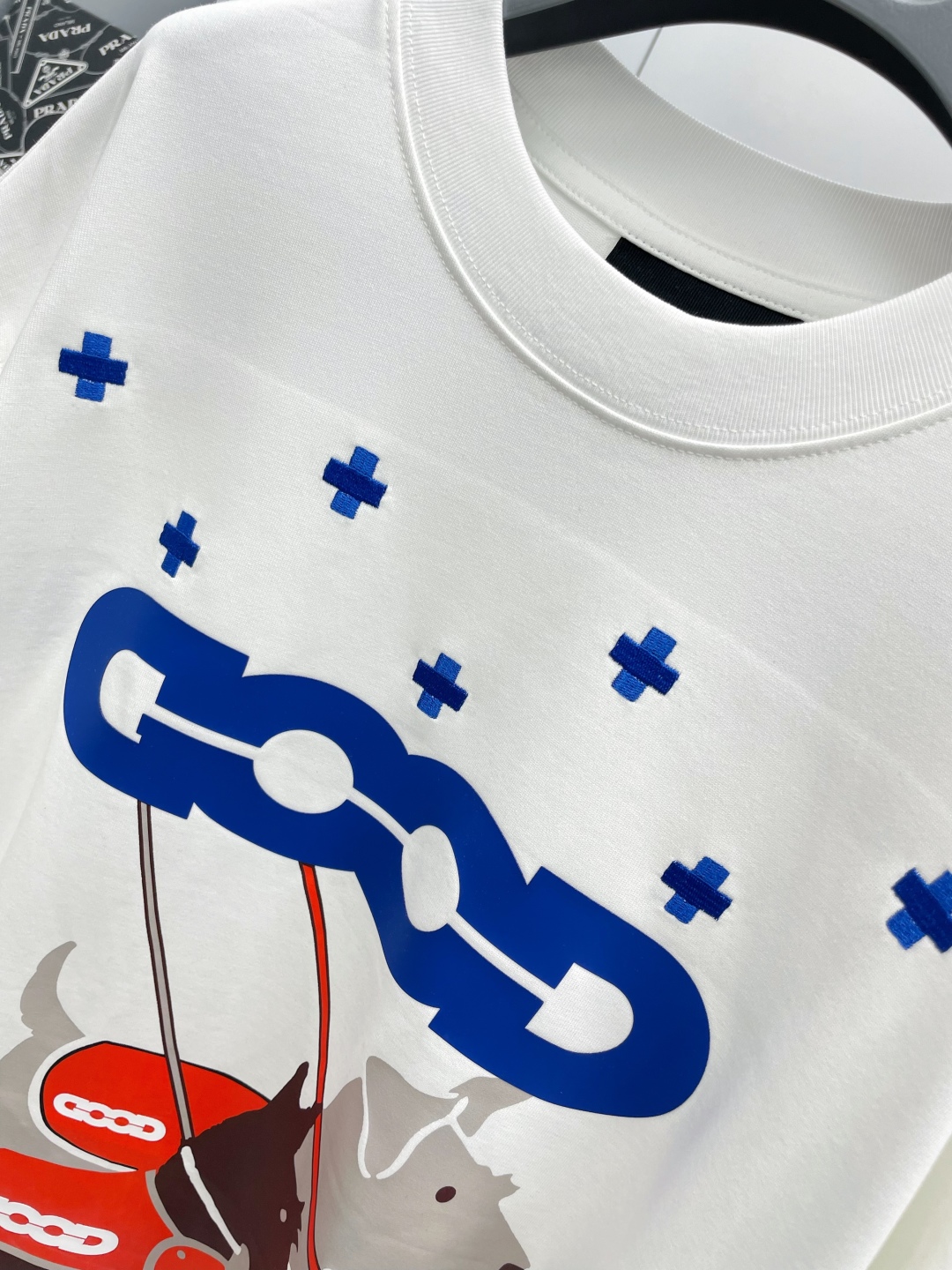 💰80
GOODBRAND GOOD 刺绣十字架遛狗🐶LOGO字母印花时尚短袖T恤 HH
男女同款
白色 兰色
码数：S M L XL